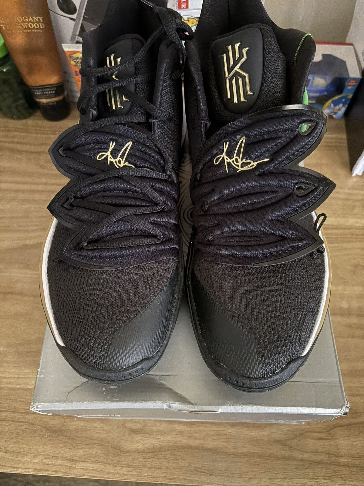 Nike Nike Kyrie 5 Black / Metallic Gold Size US 11.5 / EU 44-45 - 2 Thumbnail