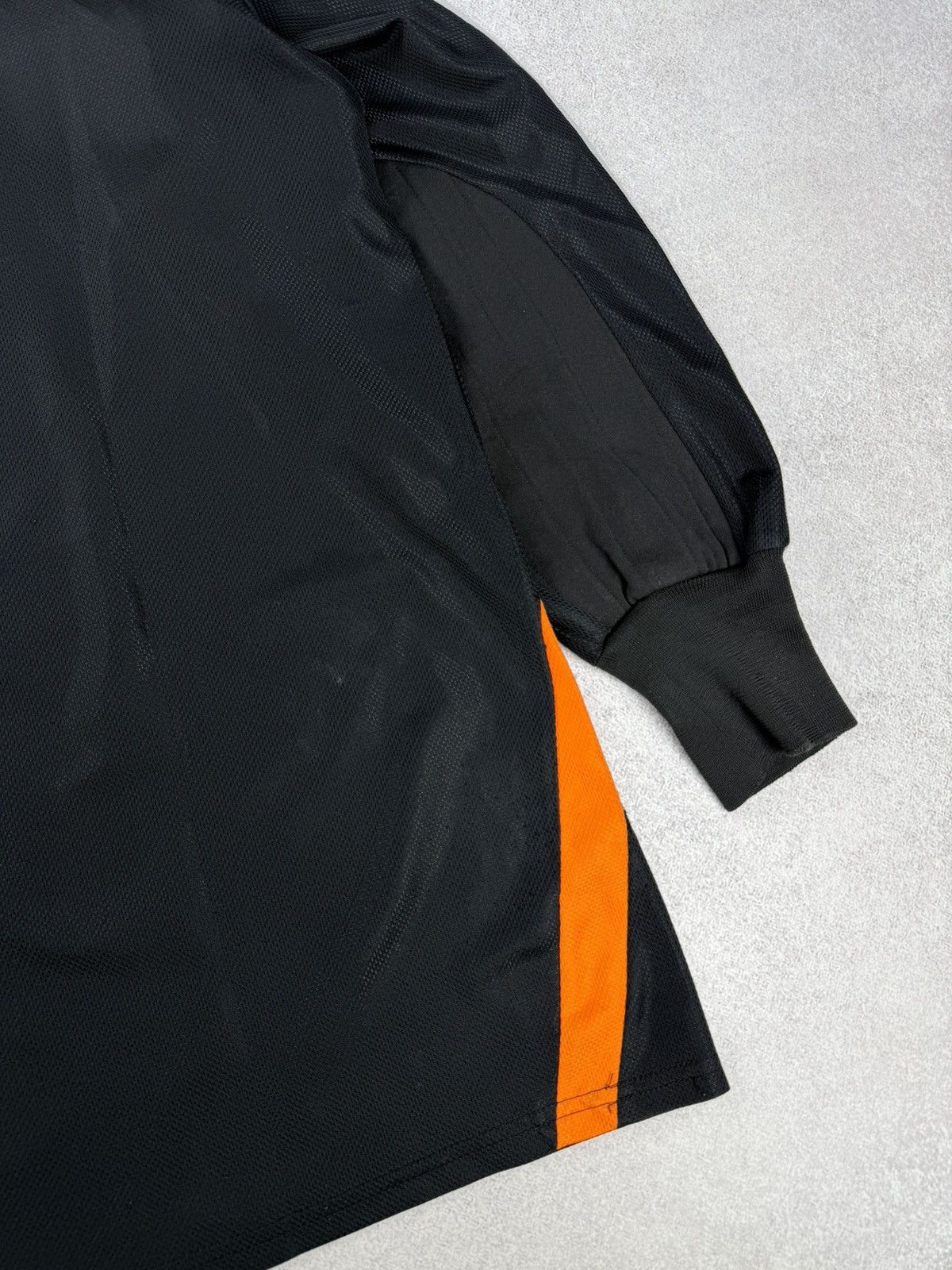 Adidas Vintage Adidas Goalkeeper Jersey Men’s Size M Size US M / EU 48-50 / 2 - 11 Thumbnail