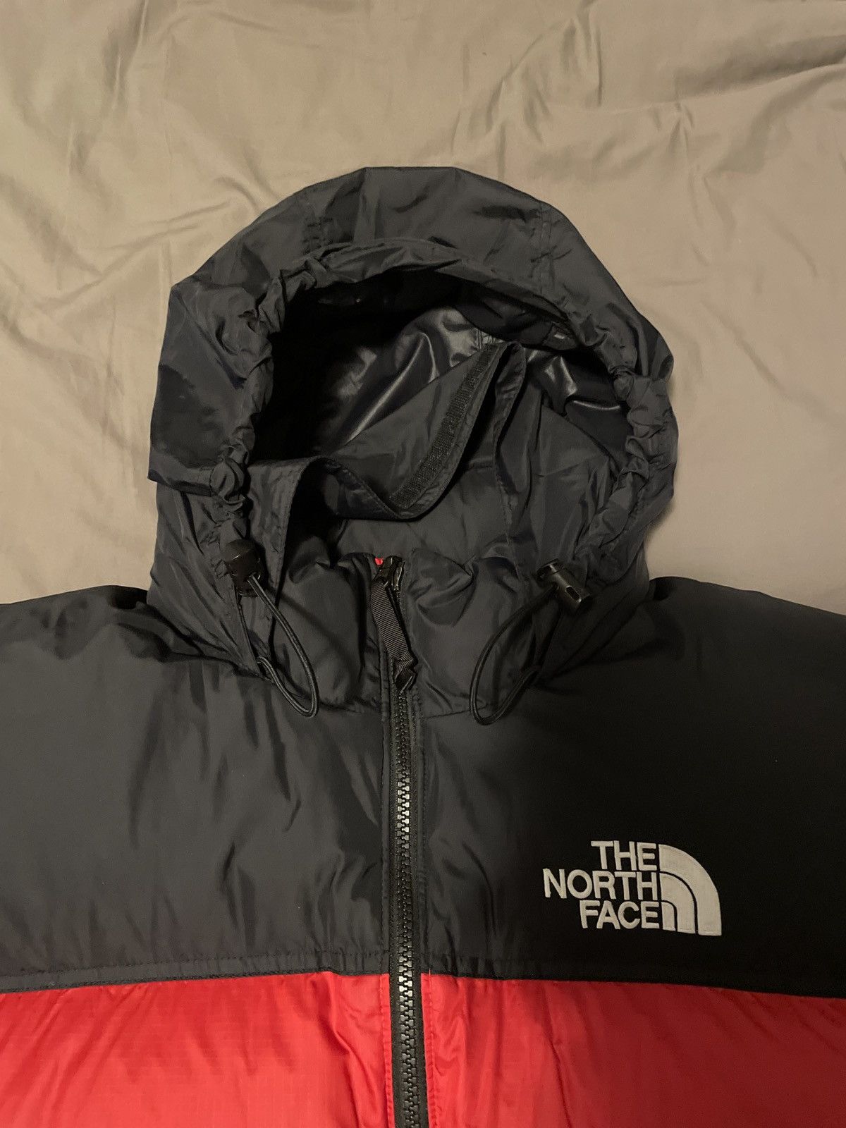 The North Face THE NORTH FACE RETRO NEPTUNE RED/BLACK 700 Size US L / EU 52-54 / 3 - 3 Thumbnail