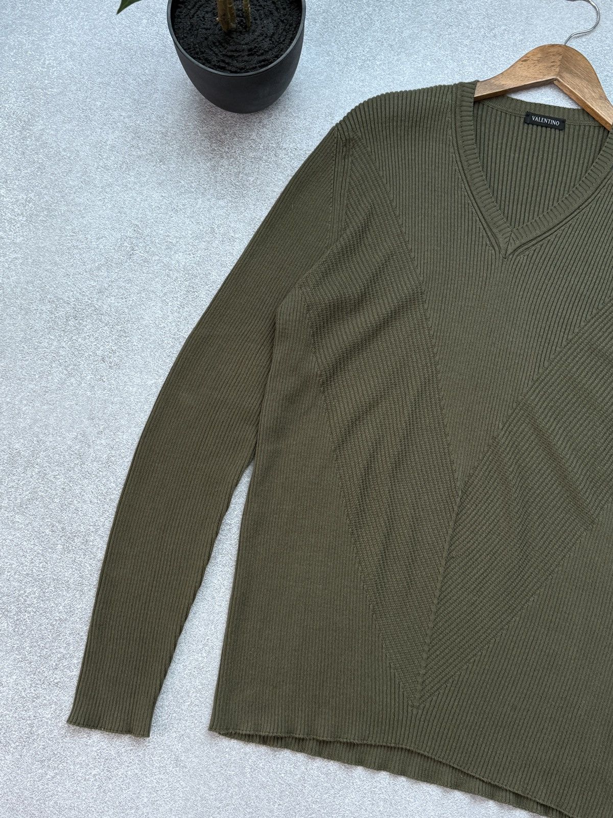 Valentino Vintage Valentino Sweater V-Neck Avant-Gard Pullover Men’s Size US L / EU 52-54 / 3 - 2 Thumbnail