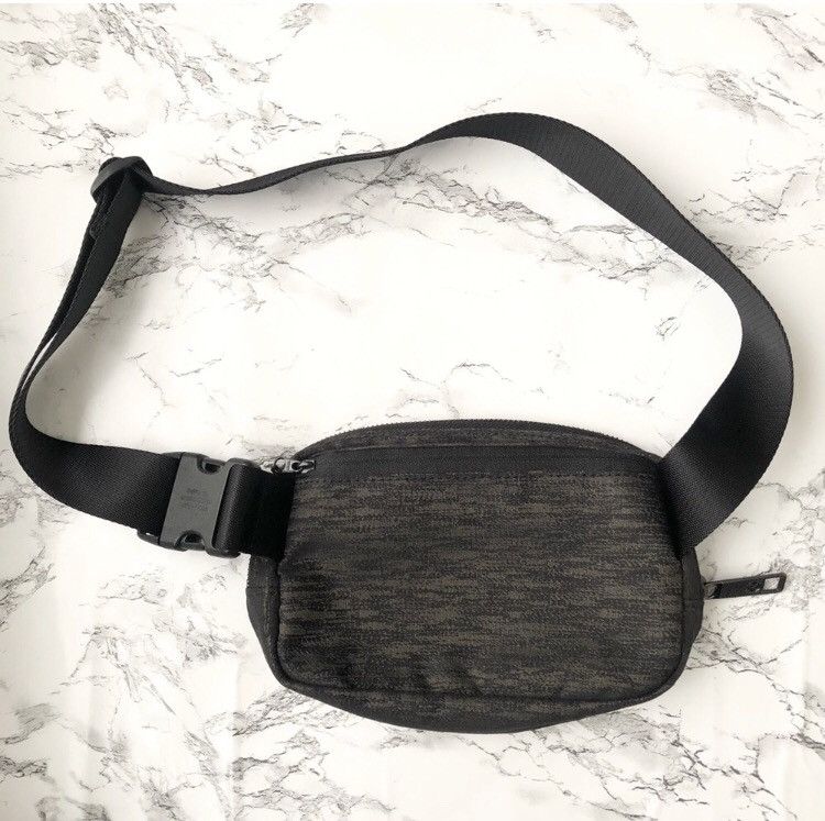 Lululemon Everywhere Belt Bag Aqueous Ikat Jacquard Black Highlander Size ONE SIZE - 7 Thumbnail