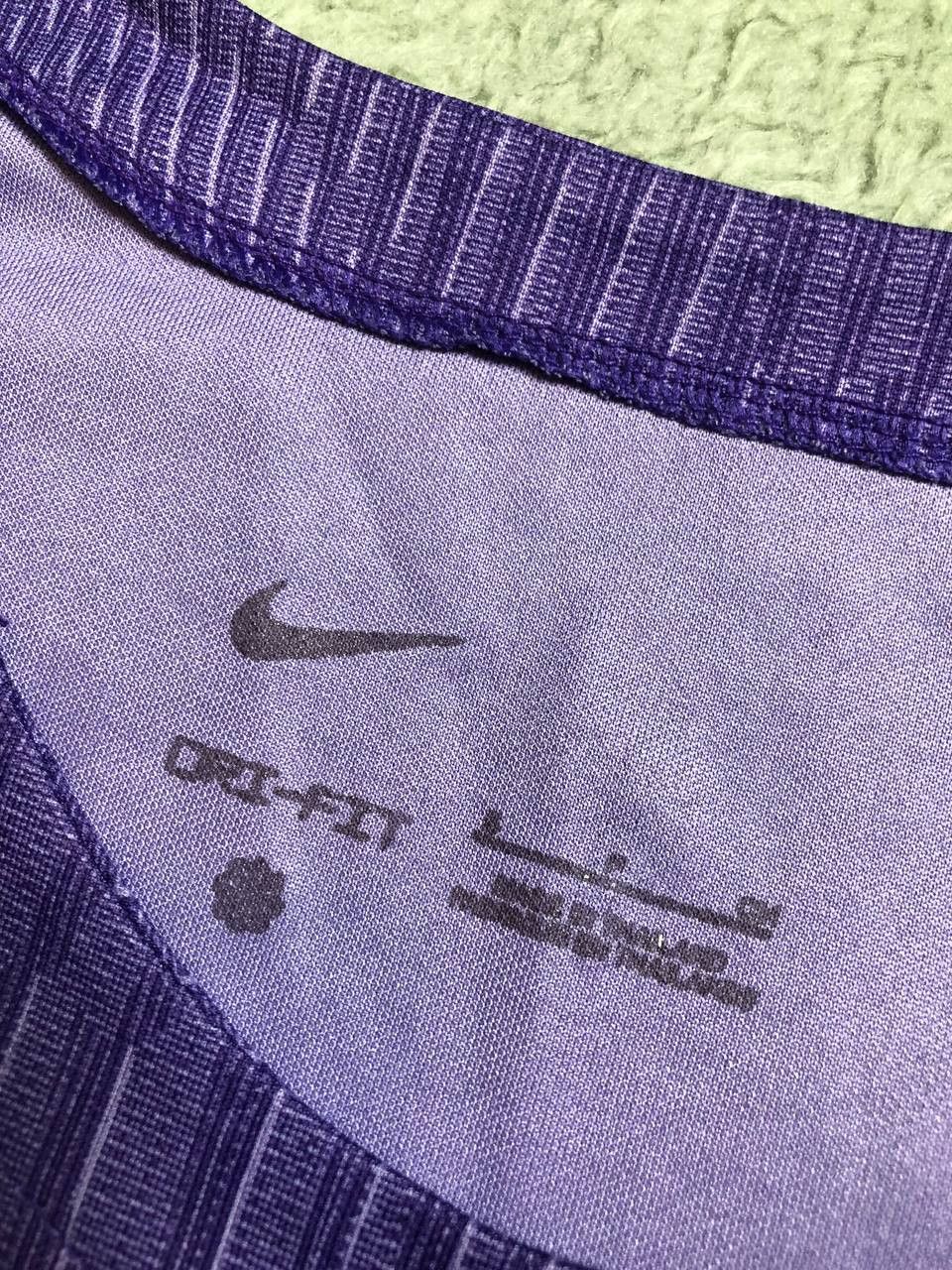 Nike LIVERPOOL AWAY FOOTBALL SHIRT SOCCER JERSEY NIKE Size US S / EU 44-46 / 1 - 2 Thumbnail