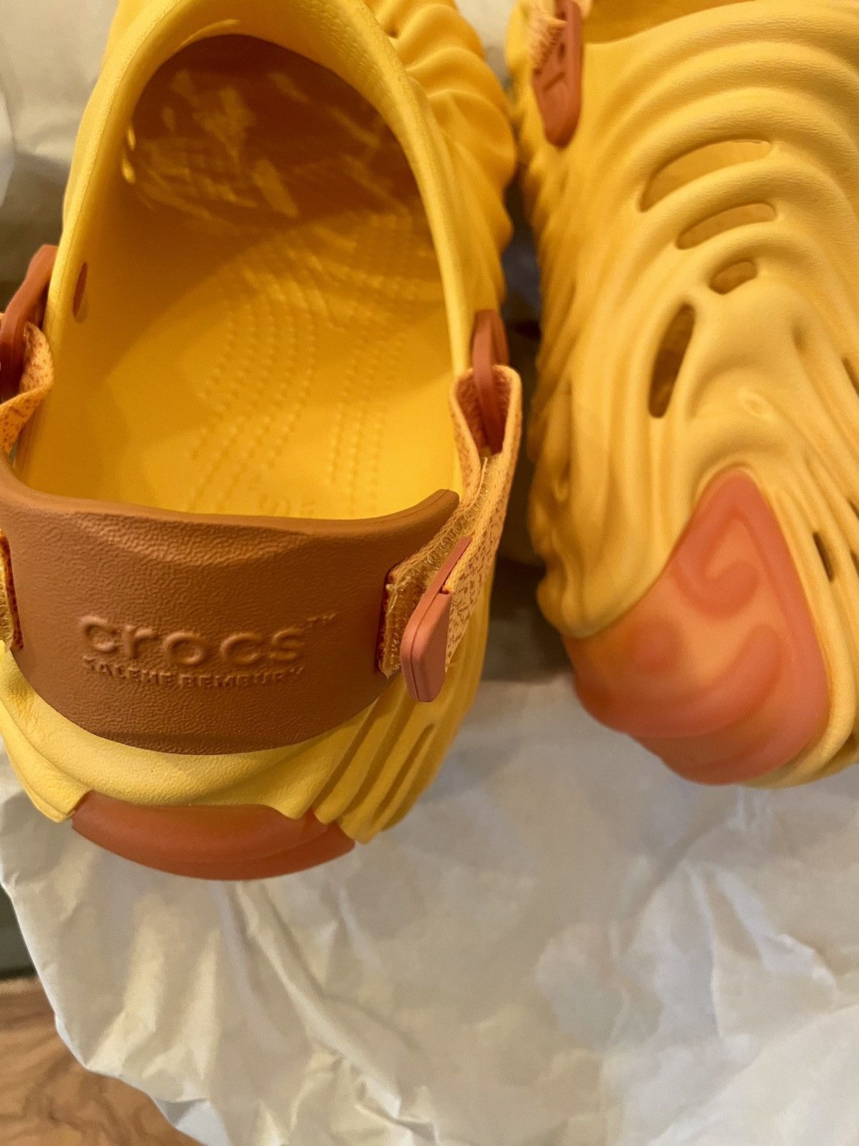 Crocs × Salehe Bembury SALEHE BEMBURY X CROCS THE POLLEX CLOG in COBBLER YELLOW M11 Size US 11 / EU 44 - 7 Thumbnail