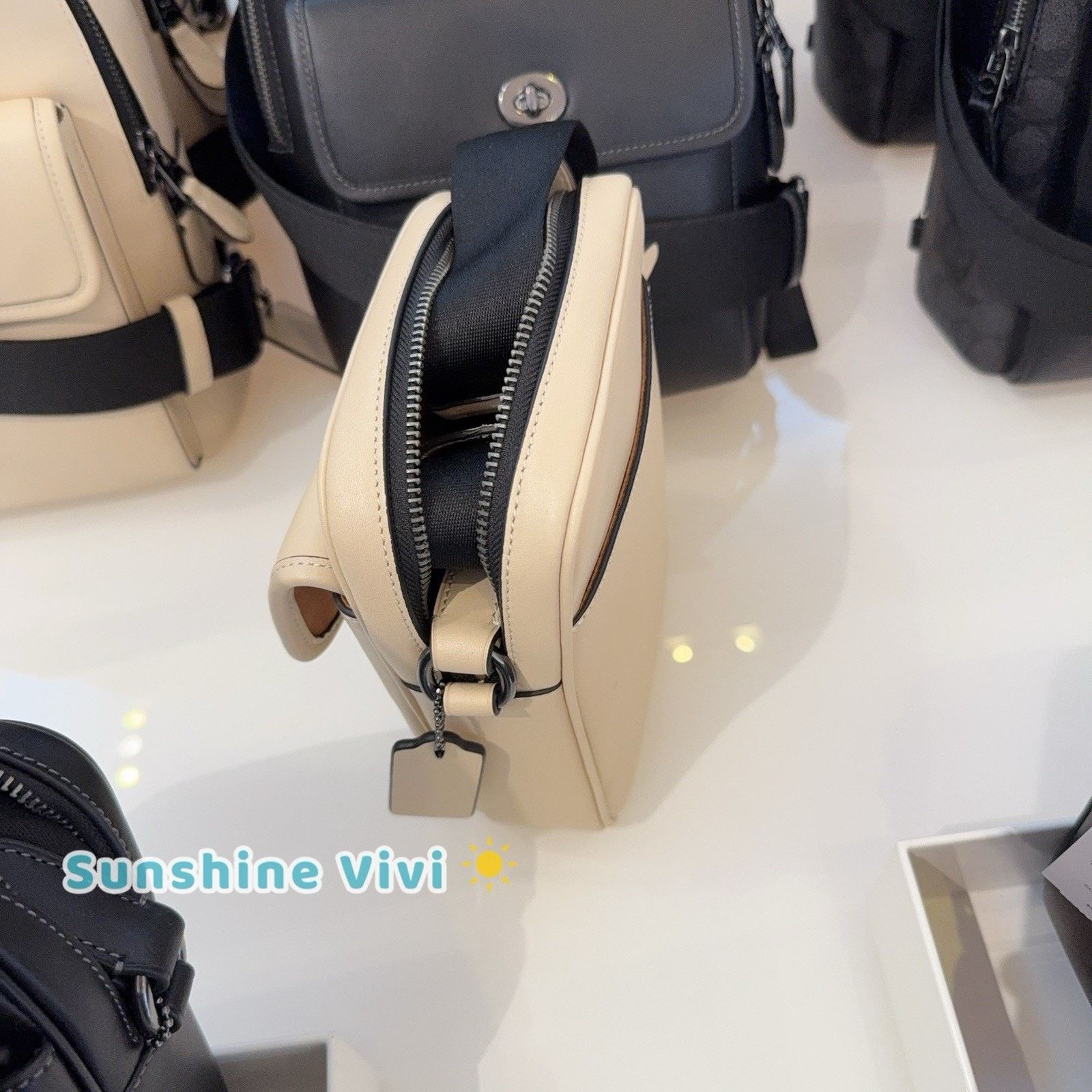 Coach NWT Coach Turnlock Crossbody Bag Leather Qb/IVORY CAJ31 Size ONE SIZE - 2 Thumbnail