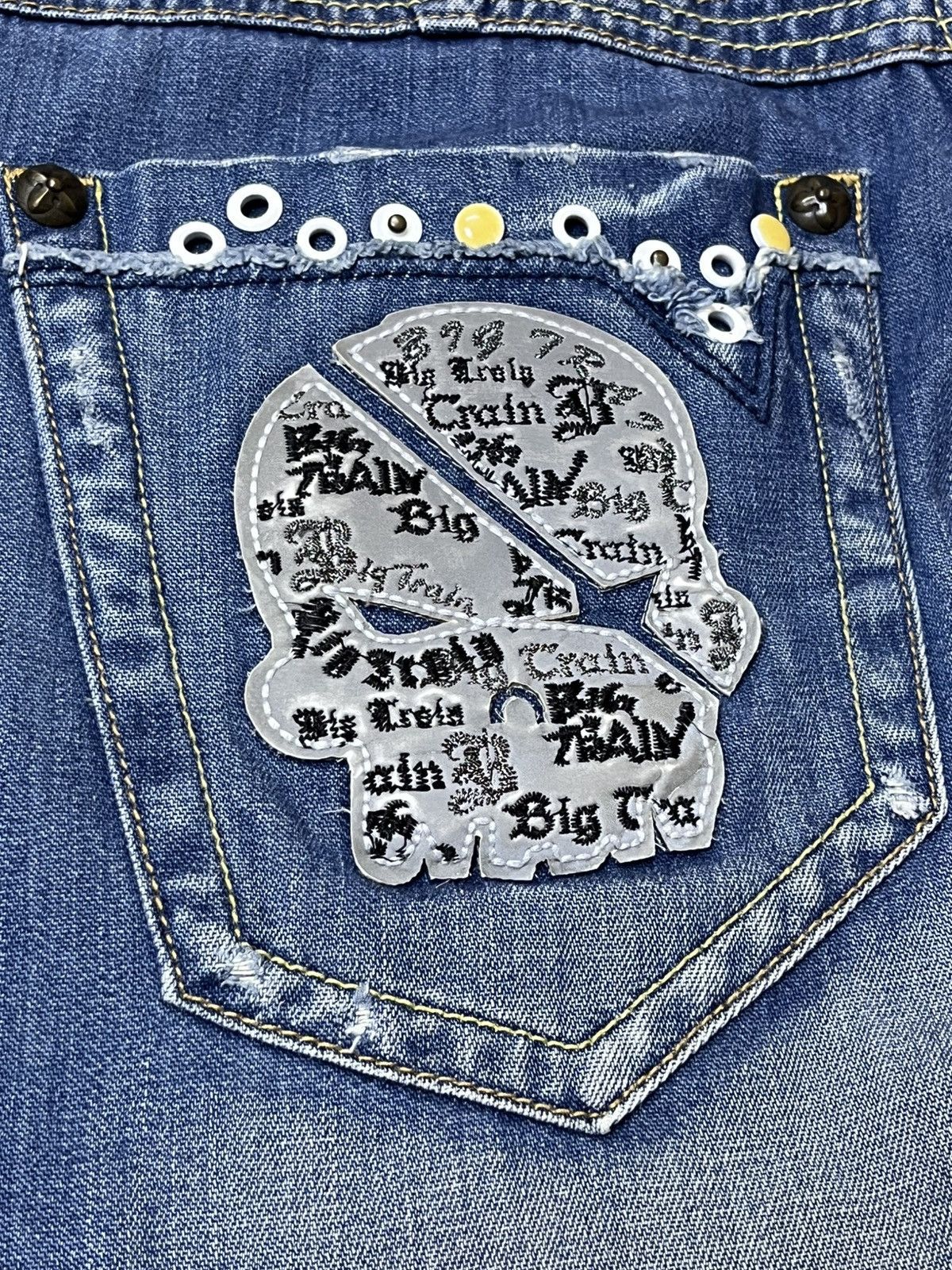 Japanese Brand Japanese y2k BIG TRAIN OSAKA JEANS skull patches dirty jeans Size US 33 - 13 Thumbnail