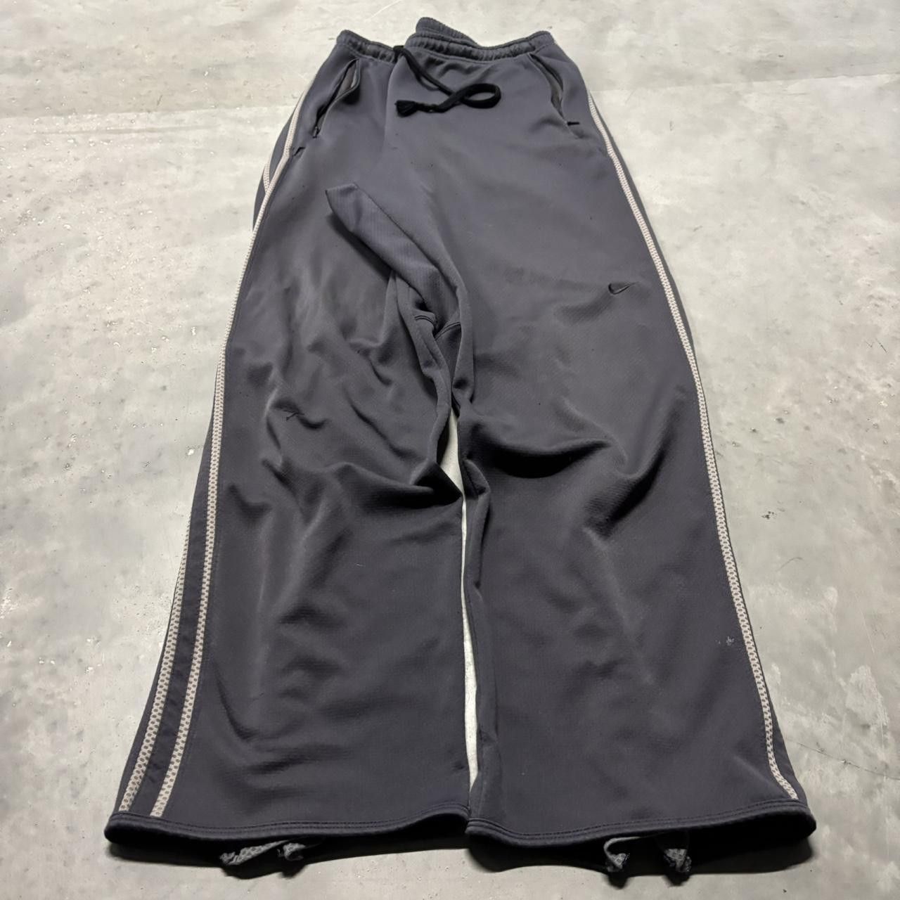 Nike × Vintage Crazy Vintage Y2K/2000s Grey Nike Swoosh Striped Drill Skater Essential Track Pants! Size US 34 / EU 50 - 2 Thumbnail