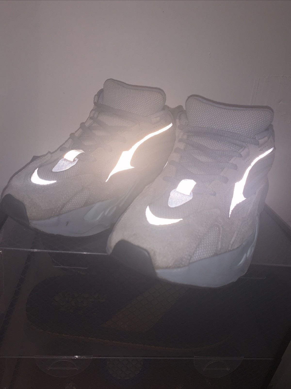 Adidas × Yeezy Yeezy 700 V2 Hospital Blue Size US 9.5 / EU 42-43 - 5 Thumbnail