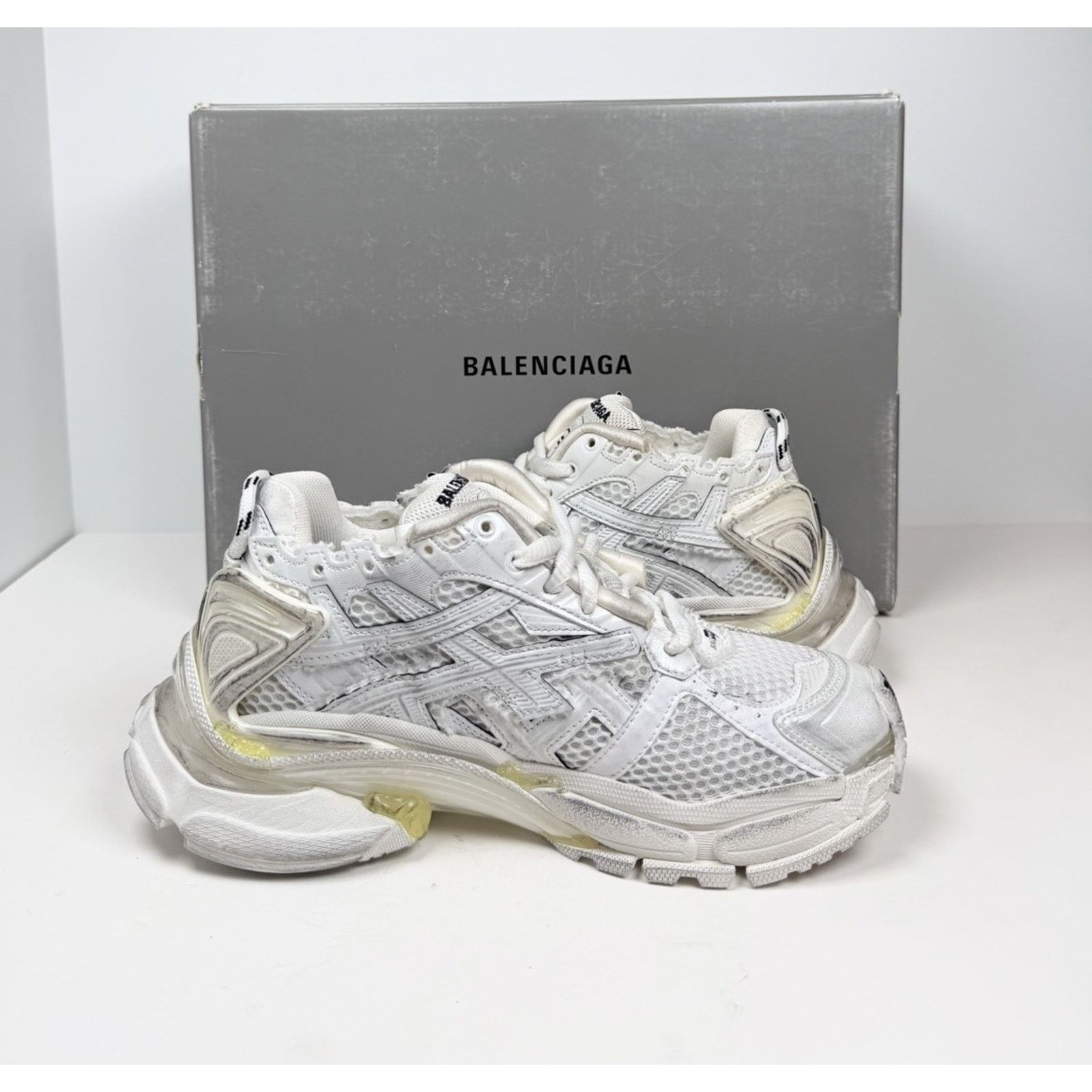 Balenciaga Size 37EU/7W - Balenciaga Runner White Distressed NEW Size US 7 / IT 37 - 6 Thumbnail