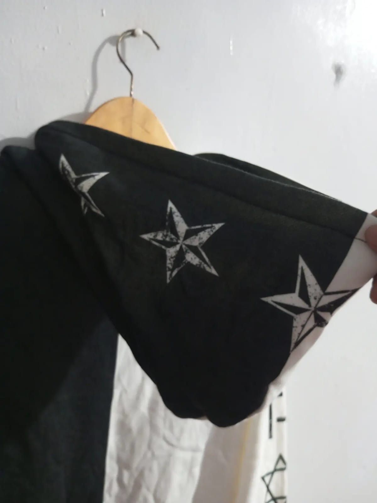 Japanese Brand Travas tokyo iluminati cross hoodie Size US L / EU 52-54 / 3 - 10 Thumbnail