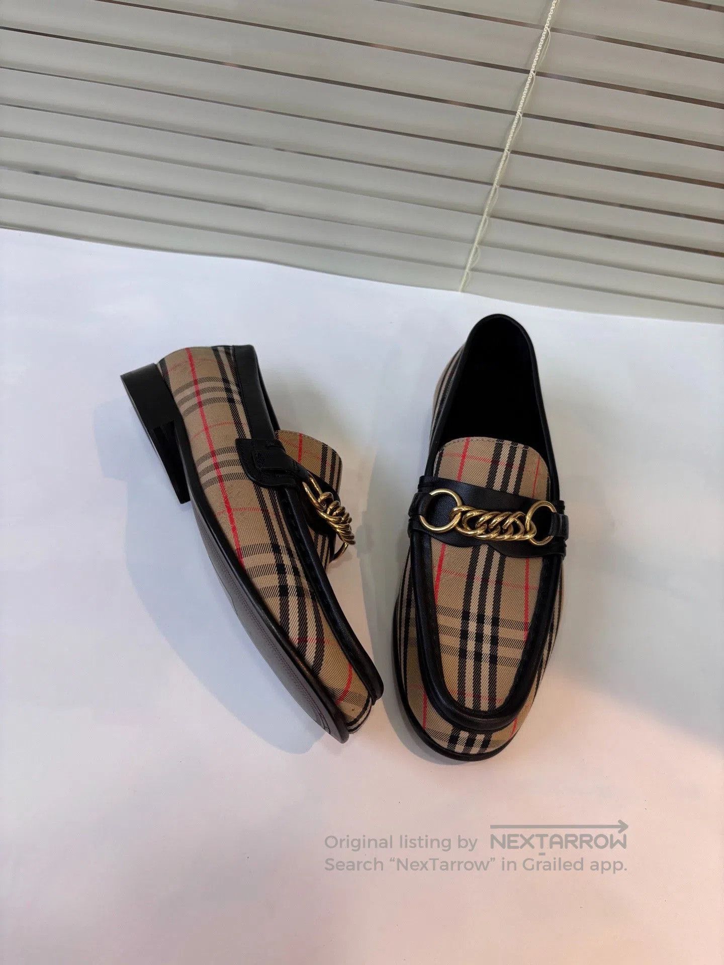 Burberry Burberry Classic Check Slip. Size US 4.5 / IT 34.5 - 7 Thumbnail