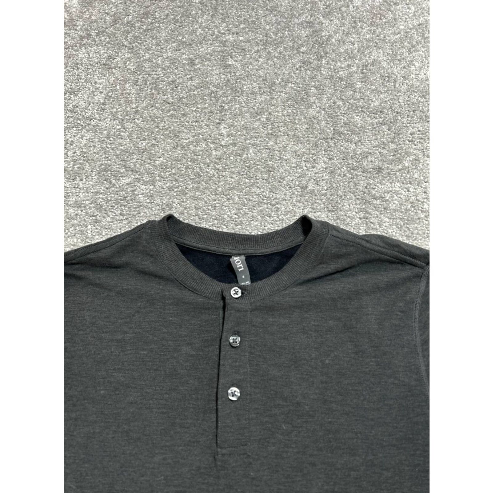 Vuori Vuori Ease Performance Mens Small Henley Shirt Gray Stretch Athleisure Running Size US S / EU 44-46 / 1 - 3 Thumbnail