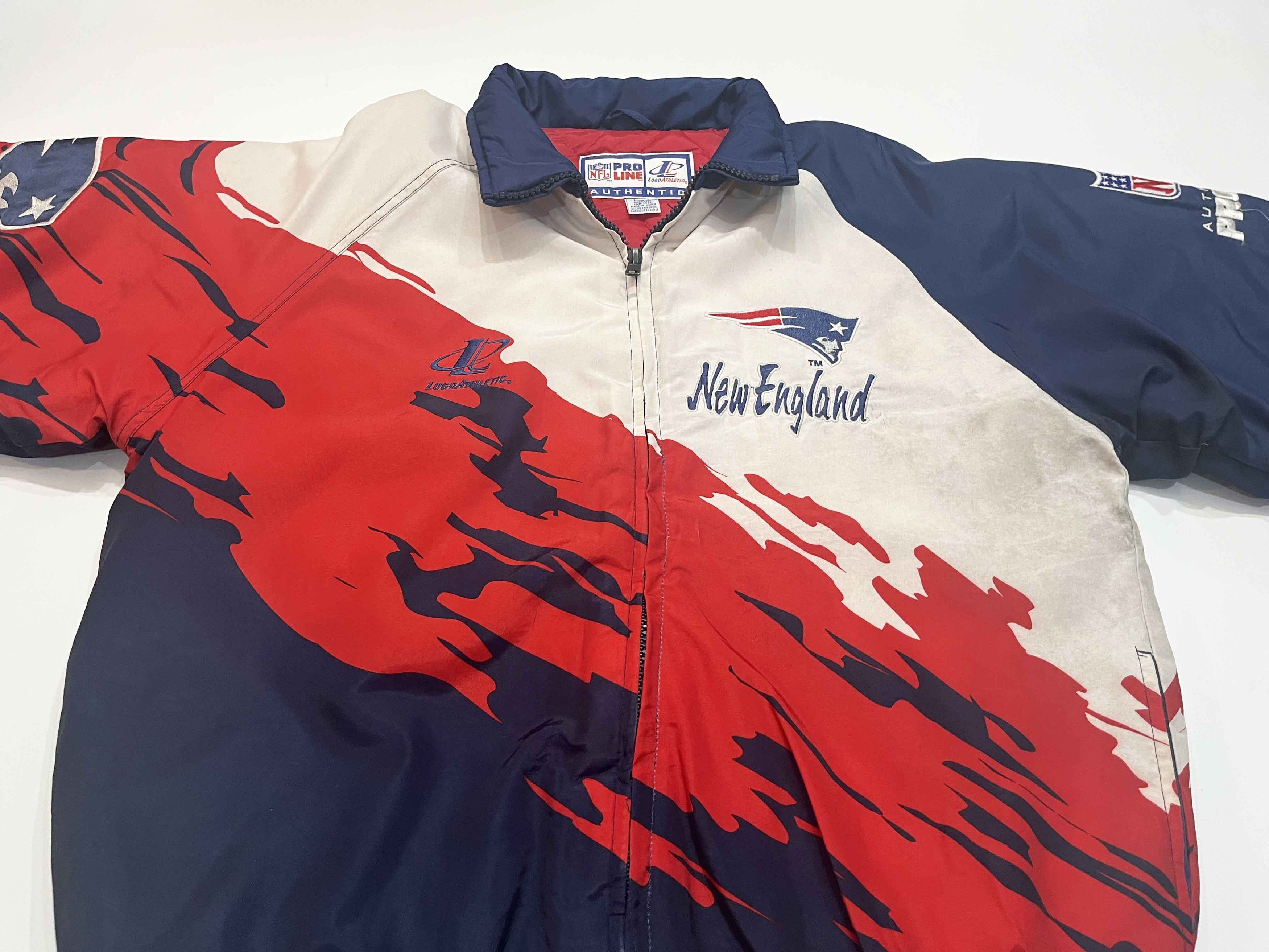 Logo Athletic Logo Athletic NFL New England Patriots Splash Puffer Jacket Size US L / EU 52-54 / 3 - 3 Thumbnail