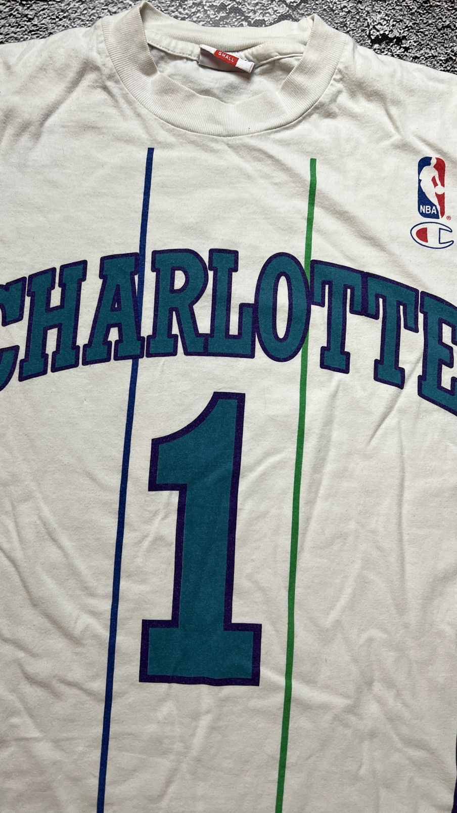 Champion VTG 90’s Charlotte Hornets NBA Muggsy Bogues champion tee Size US S / EU 44-46 / 1 - 3 Thumbnail
