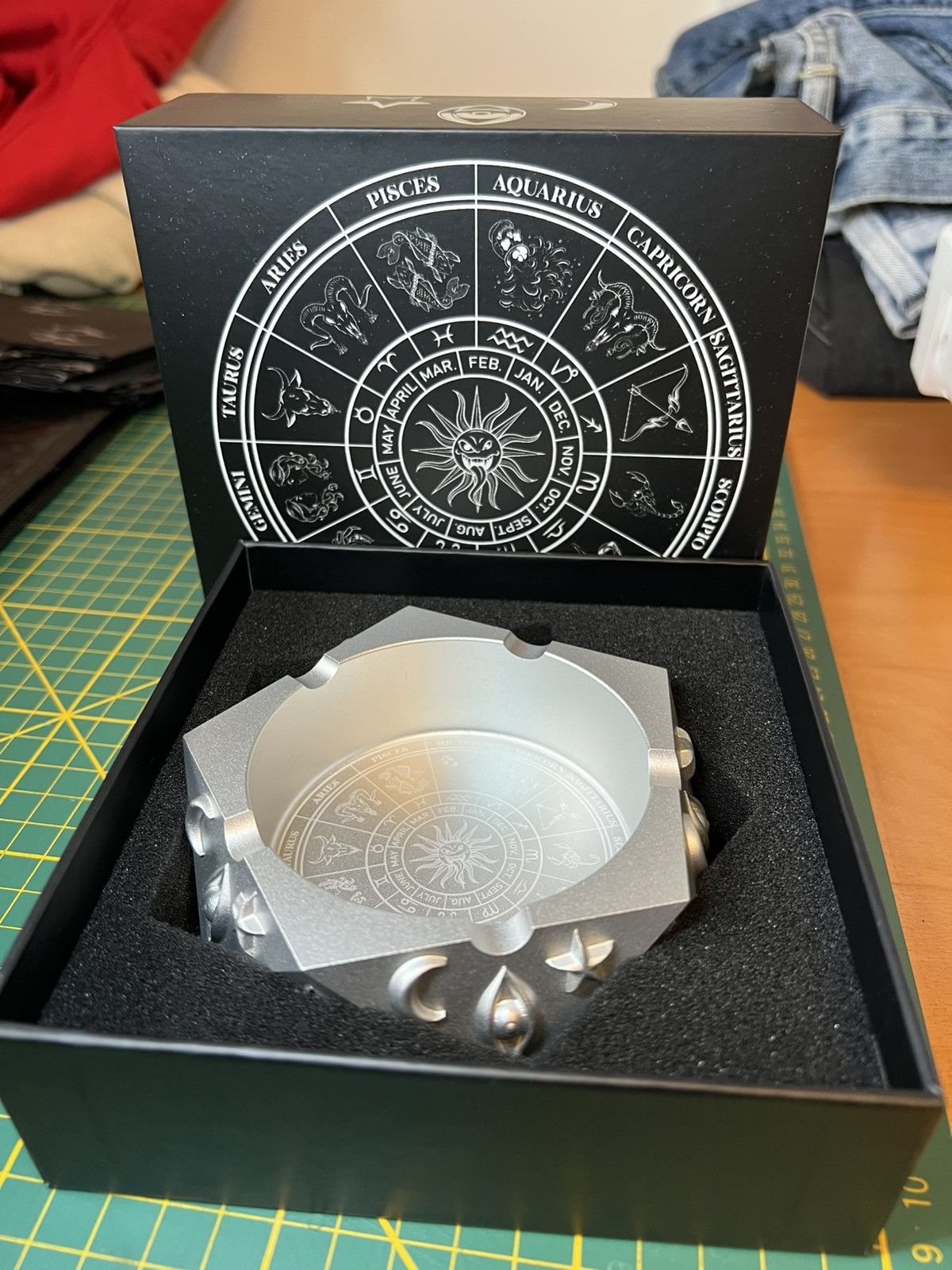 Jewelry HARD JEWELRY astrology jewelry holder ashtray Size ONE SIZE - 3 Thumbnail