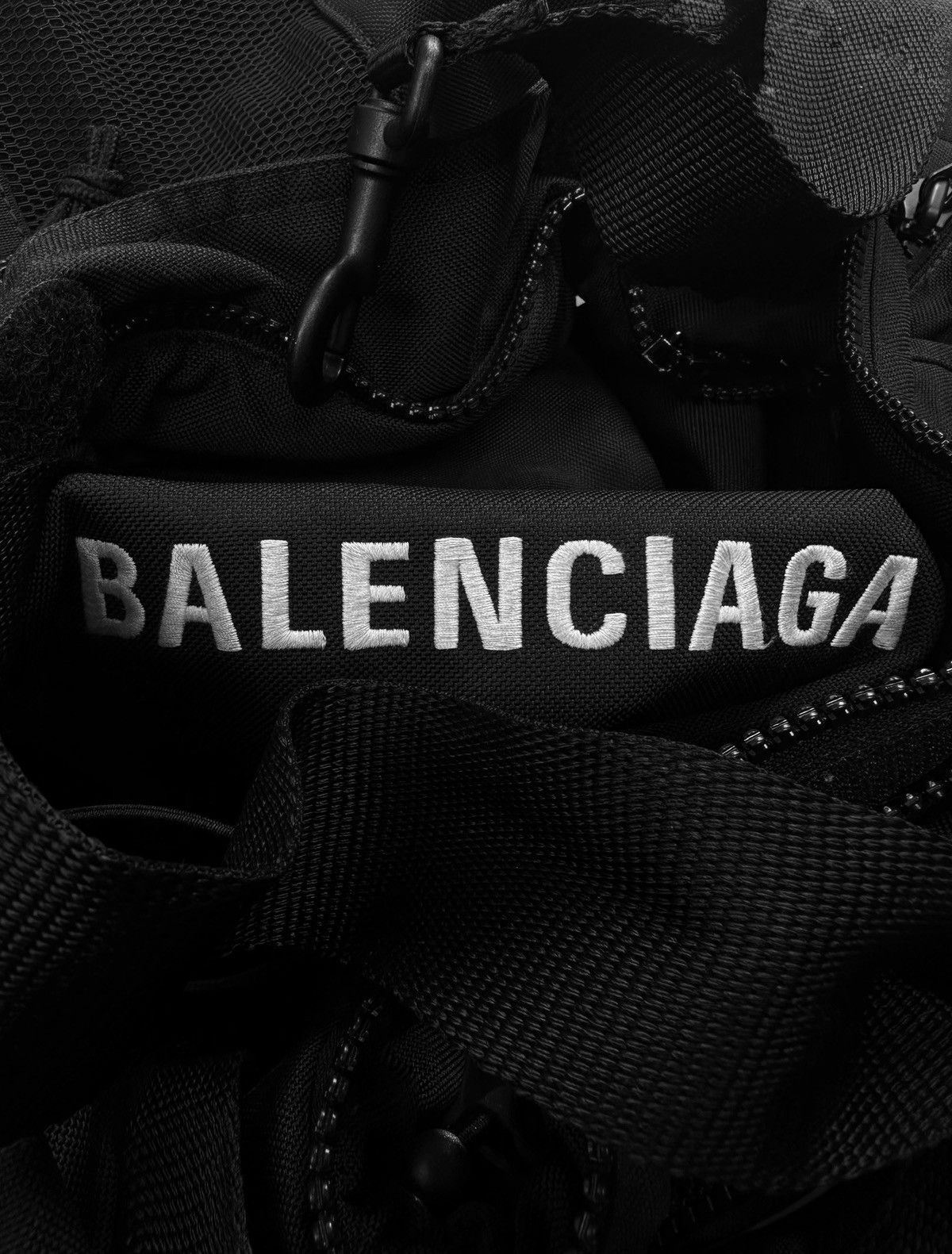 Balenciaga AW21 Balenciaga Transformable Heavy Duffle Bag Ski Jacket Size US XL / EU 56 / 4 - 2 Thumbnail