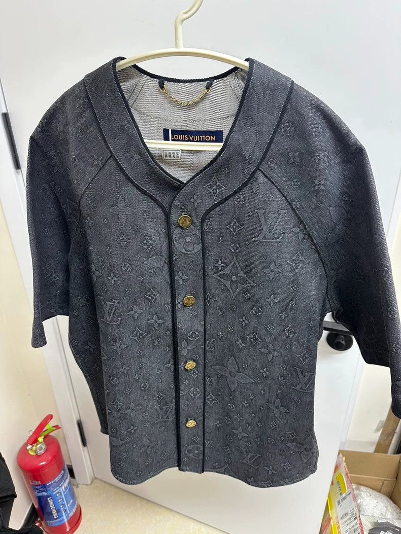 Louis Vuitton Louis Vuitton Dark print denim short sleeve shirt Size US XS / EU 42 / 0 - 1 Thumbnail