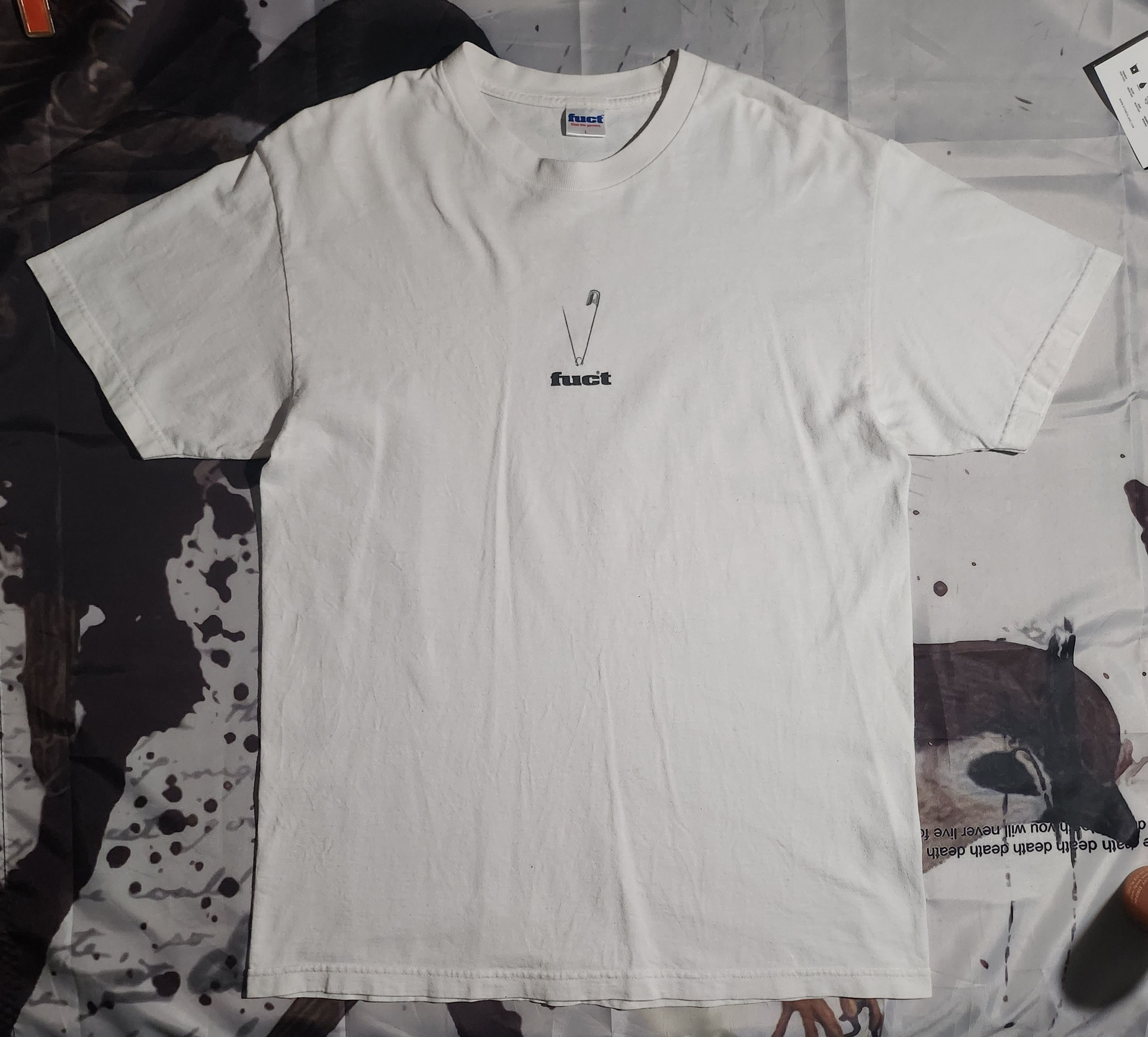 トップス FUCT Safety Pin T-Shirt FUCT Safety Pin T-Shirt