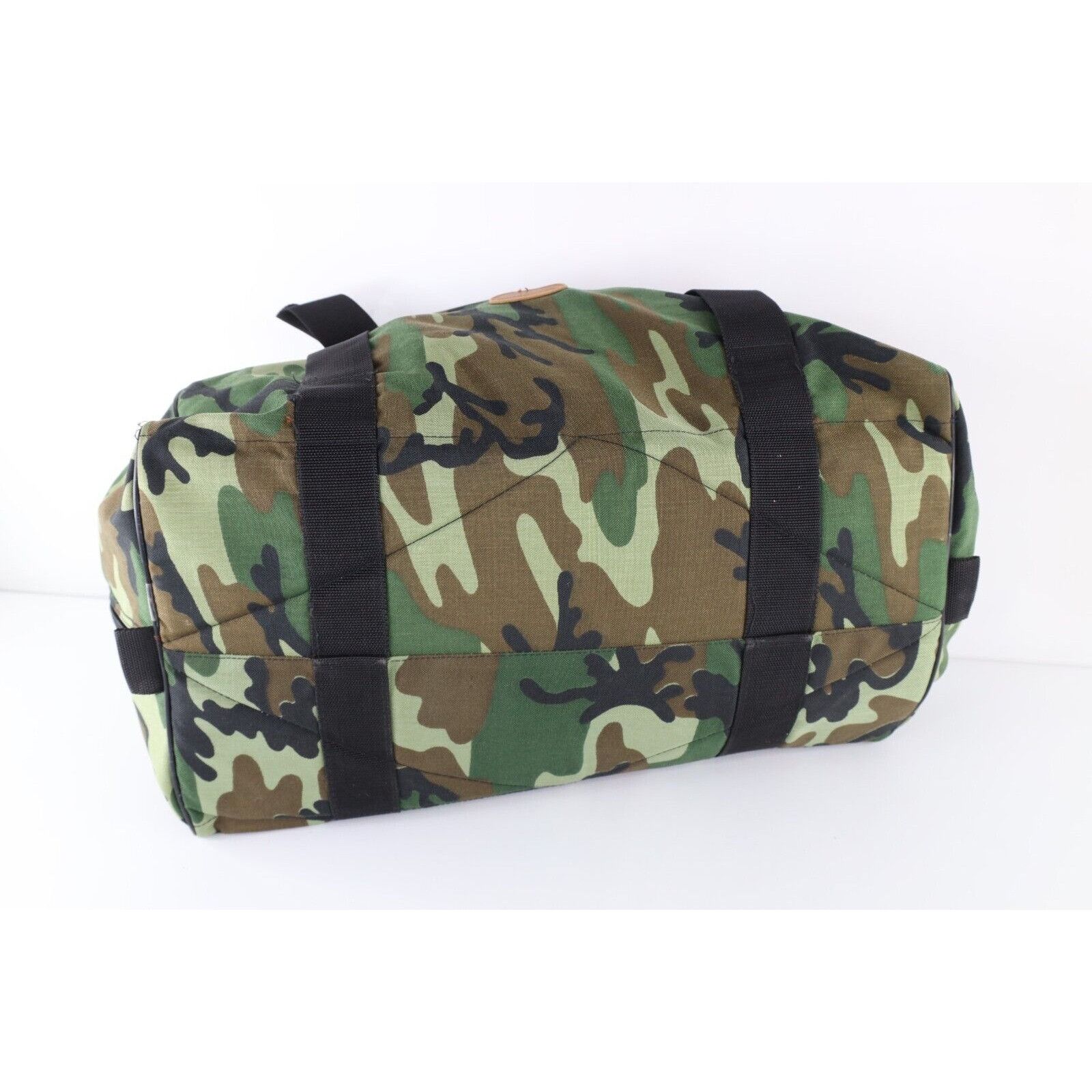 Vintage × Winchester Vintage 90s Winchester Spell Out Camouflage Duffel Bag Size ONE SIZE - 5 Thumbnail