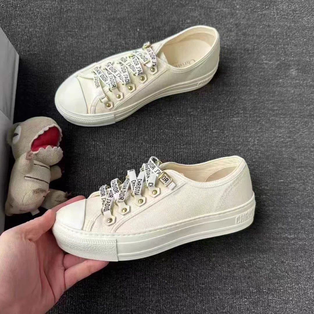 Dior Dior white laces logo canvas shoes 35 new in box Size US 4 / IT 34 - 2 Thumbnail