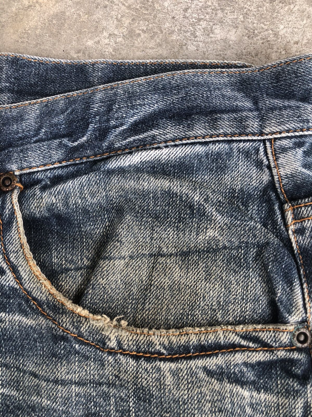 Le Grande Bleu (L.G.B.) Japanese Nylaus Flared Jeans Distressed Jeans Size US 31 - 15 Thumbnail