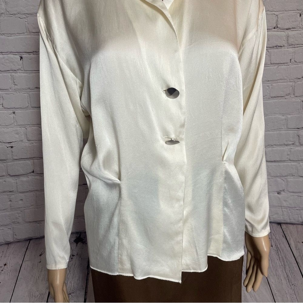 St. John Vintage St. John Silk Ivory Long Sleeve Blouse Size 4 Size S / US 4 / IT 40 - 4 Thumbnail