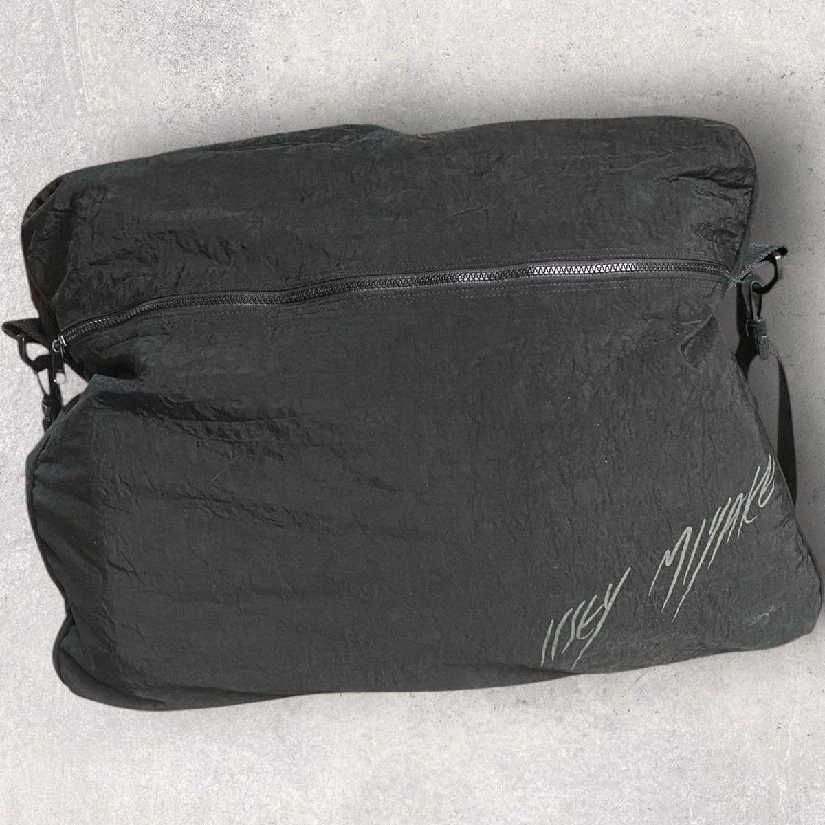 Issey Miyake Vintage Logo Nylon Duffle Travel Bag Size ONE SIZE - 1 Thumbnail
