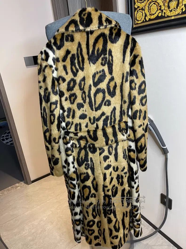 Versace Versace Leopard print faux fur coat Size M / US 6-8 / IT 42-44 - 2 Thumbnail
