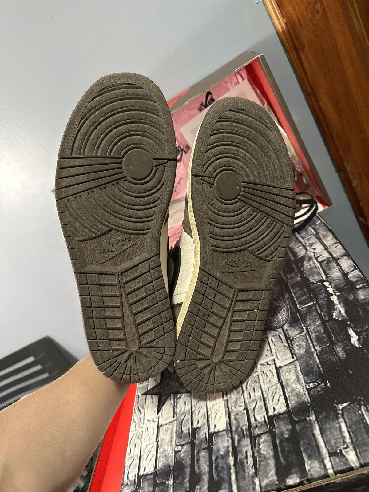 Nike × Travis Scott Jordan 1 travis scott high brown Size US 10 / EU 43 - 3 Thumbnail
