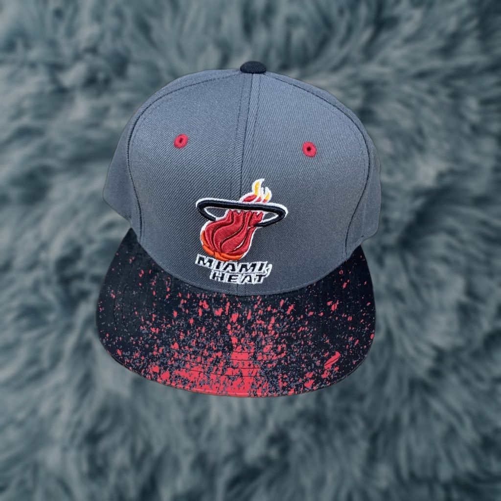 Mitchell & Ness Mitchell & Ness Miami Heat Hat Snapback NBA Cap NEW Size ONE SIZE - 1 Thumbnail