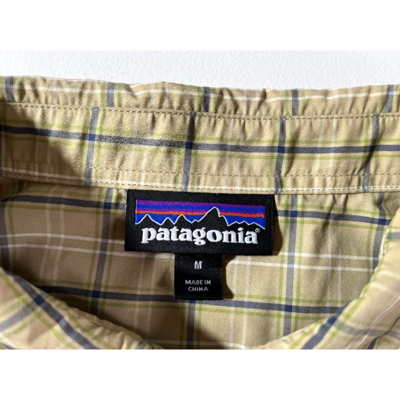 Patagonia Patagonia Men's Shirt Long-Sleeved Plaid Sz M Tan Button-Up Casual Outdoor with Pockets Size US M / EU 48-50 / 2 - 7 Thumbnail