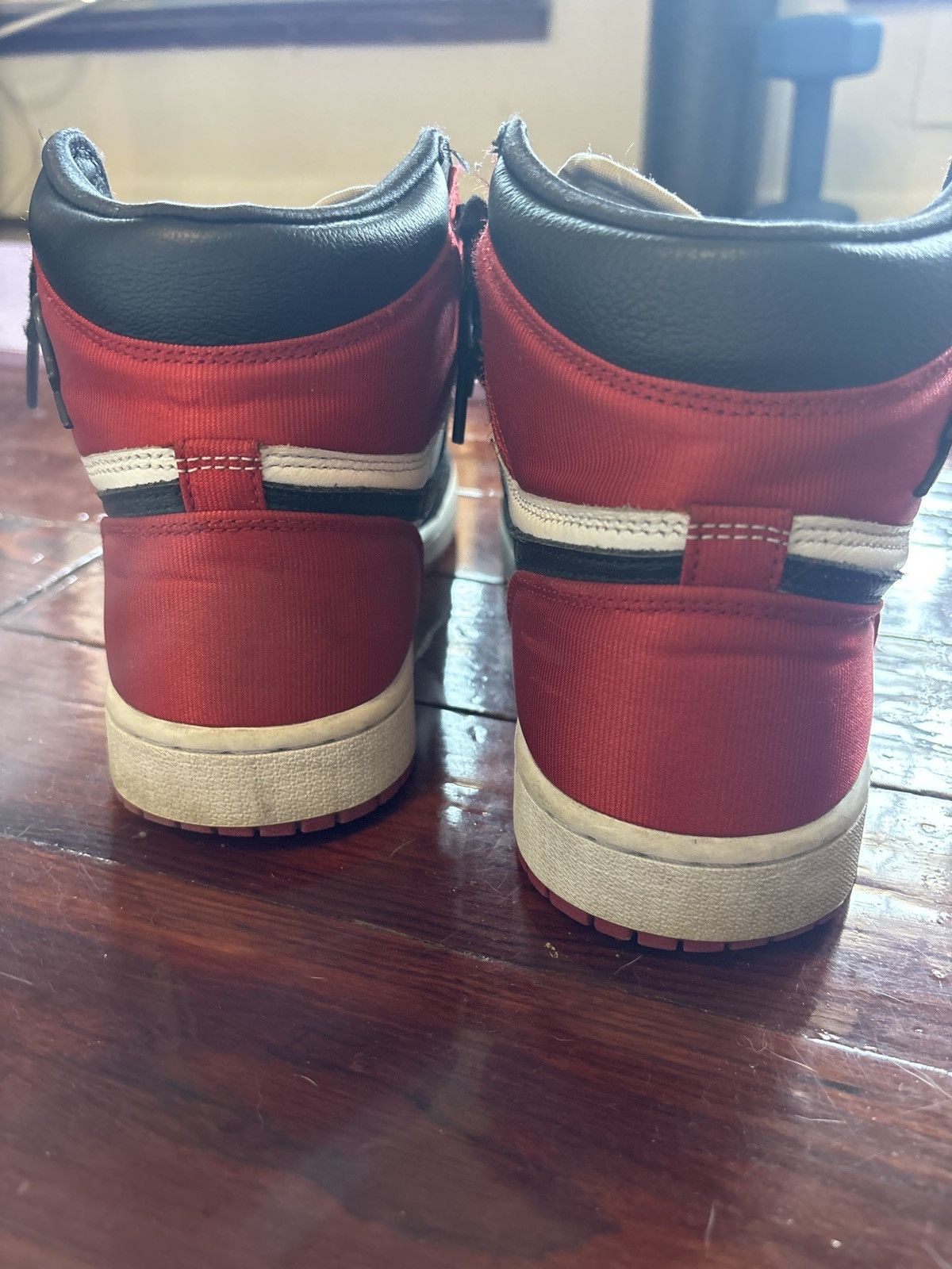 Nike AIR JORDAN 1 HIGH OG WMNS "SATIN BLACK TOE" Size US 10 / IT 40 - 7 Thumbnail