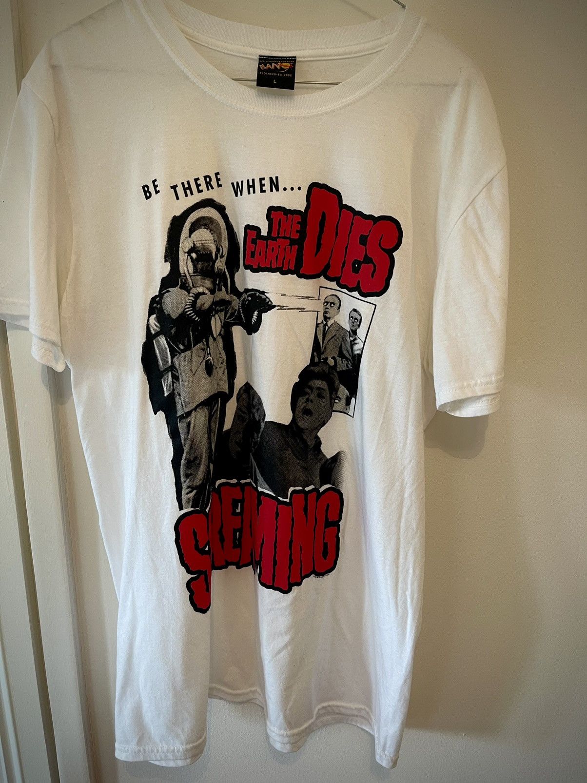 Vintage “Be There When The Earth Dies Screaming” White T-Shirt Size US L / EU 52-54 / 3 - 3 Thumbnail