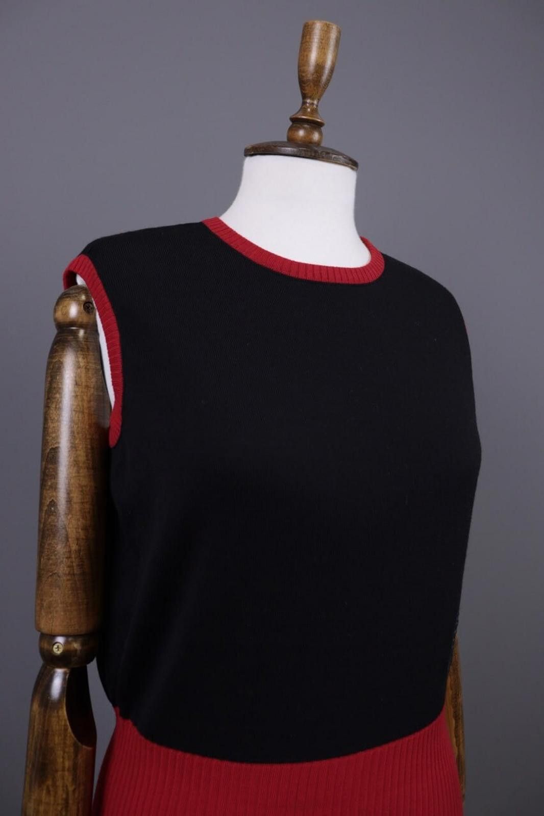 Escada Vintage Escada Black/Red Wool Knit Vest Sweater Size 40 Size M / US 6-8 / IT 42-44 - 6 Thumbnail