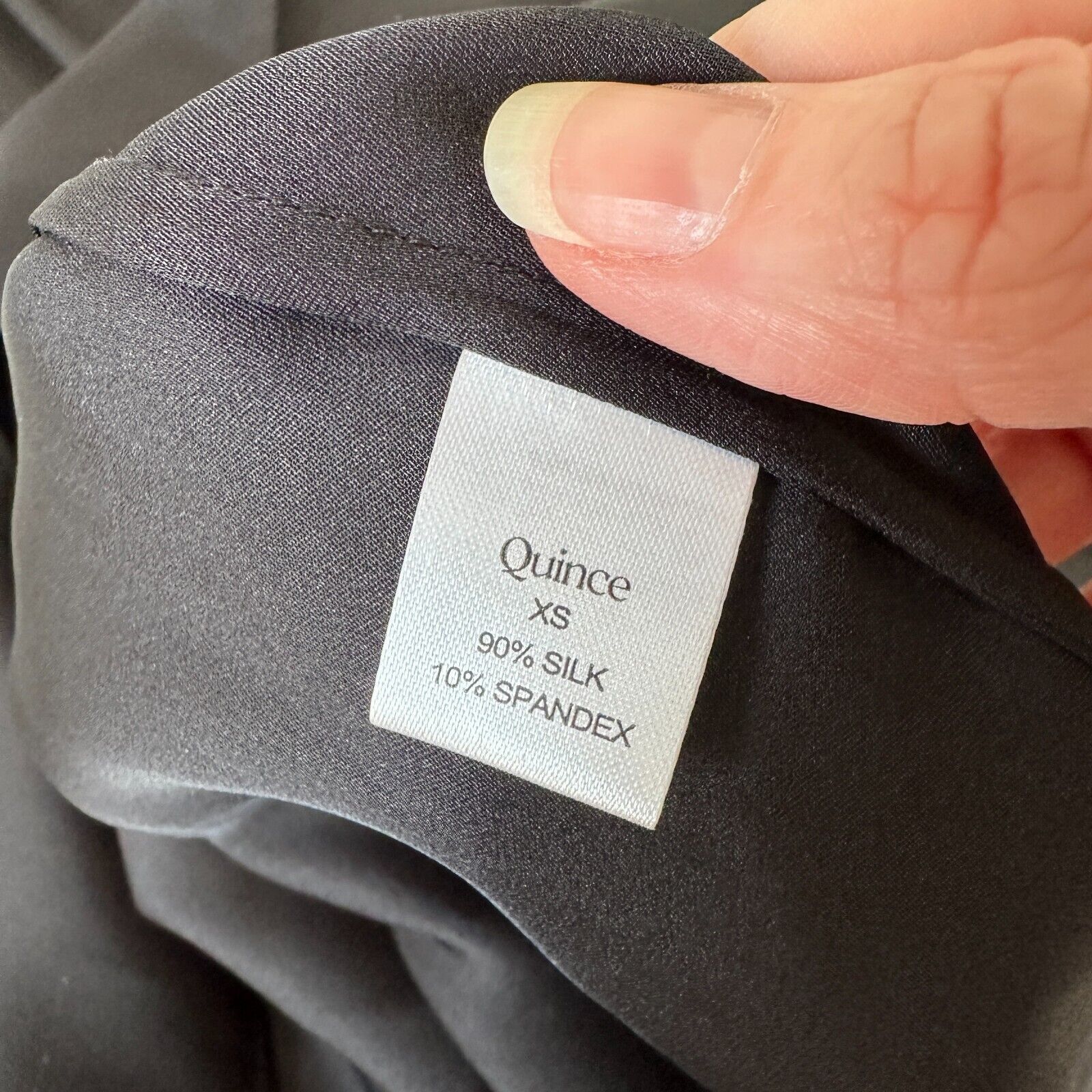 Quince Quince Washable Silk VNeck Button 3/4 Sleeve Pleated Back XS Size XS / US 0-2 / IT 36-38 - 12 Thumbnail