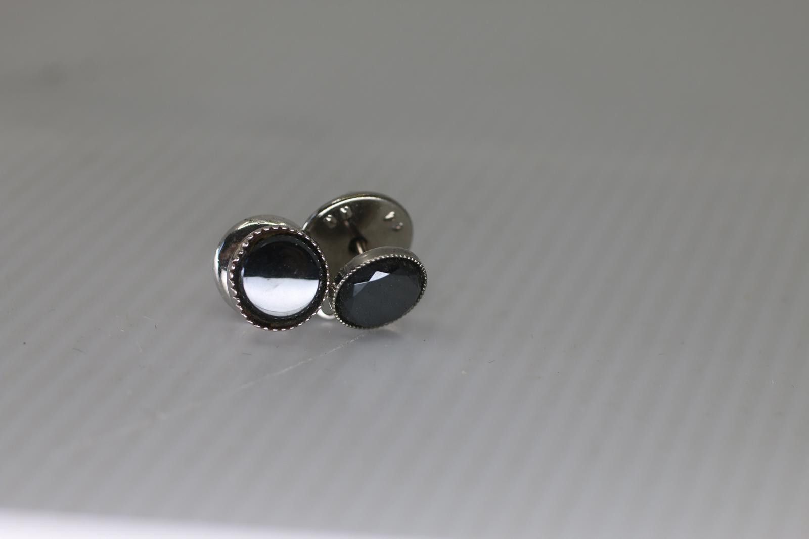 The Unbranded Brand Vintage Silver-Tone Black Stone Cufflinks Classic Rnd Design Size ONE SIZE - 1 Thumbnail