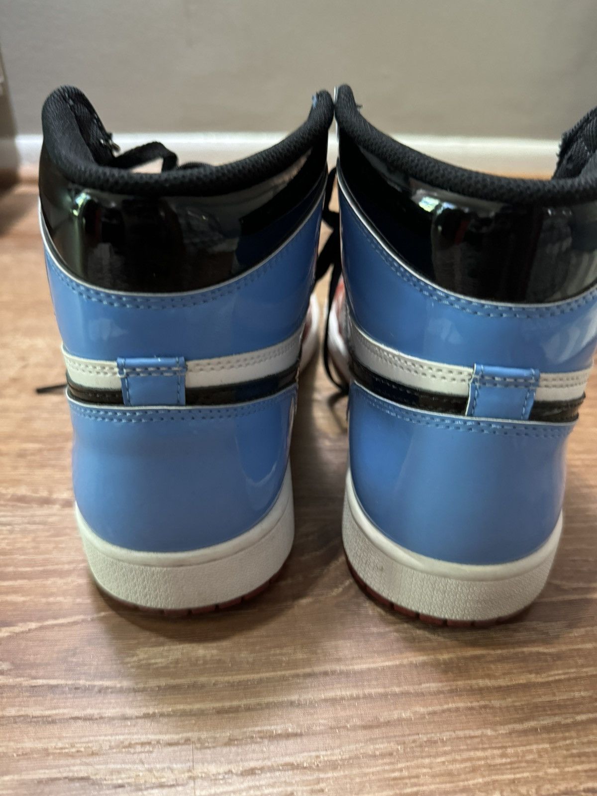 Jordan Brand Air Jordan 1 Retro “Fearless UNC Chicago” size 9.5 Size US 9.5 / EU 42-43 - 3 Thumbnail