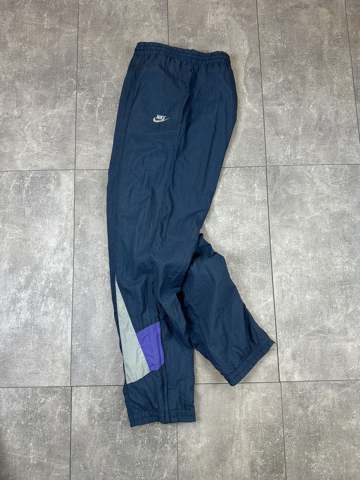 Nike Nike Vintage Rare Sweatpants Small Swosh Logo Size US 32 / EU 48 - 1 Thumbnail