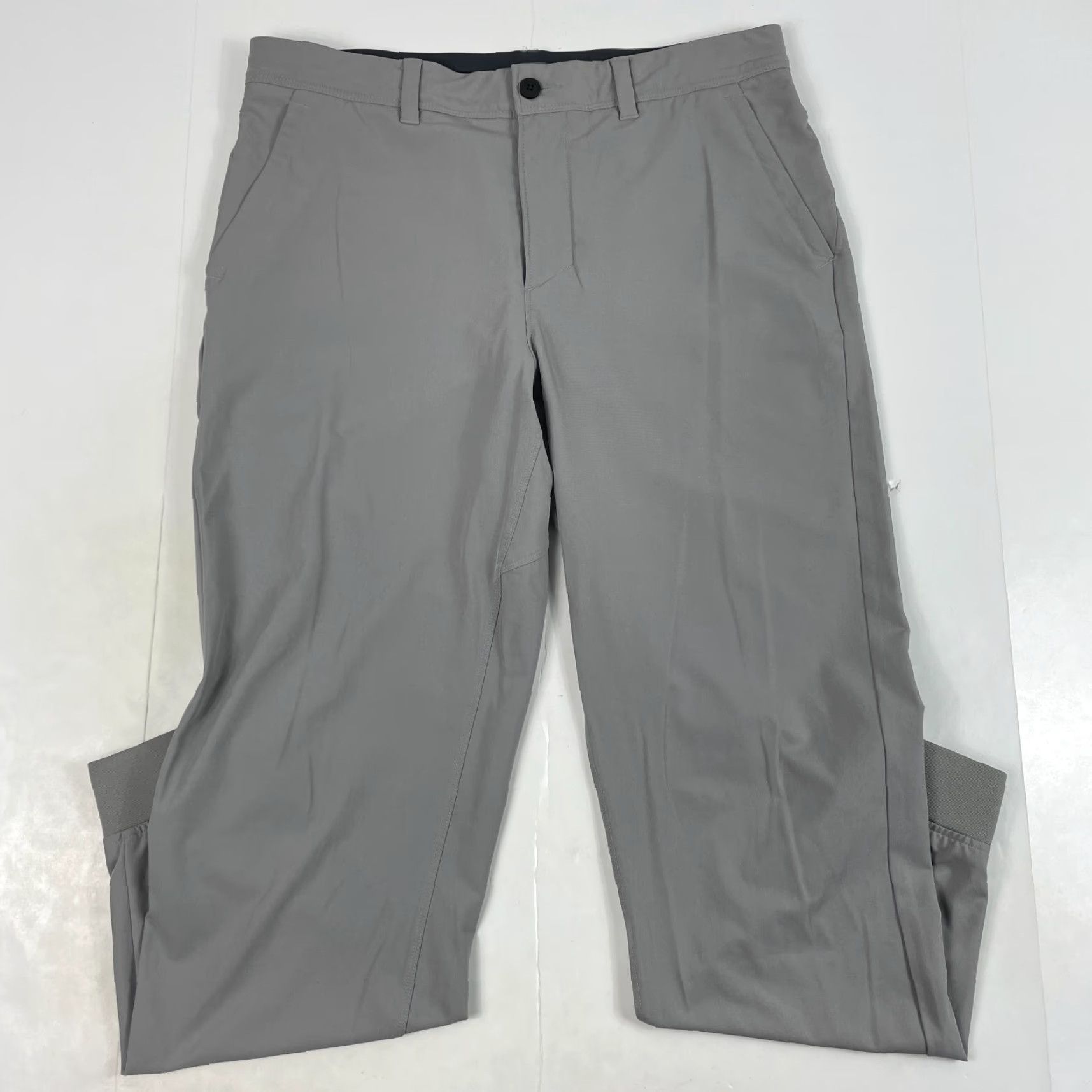 Vintage VRST Pants Mens 32 x 29 Gray Golf Tapered Leg Stretch Technical Preppy Dress Pants Size US 32 / EU 48 - 2 Thumbnail