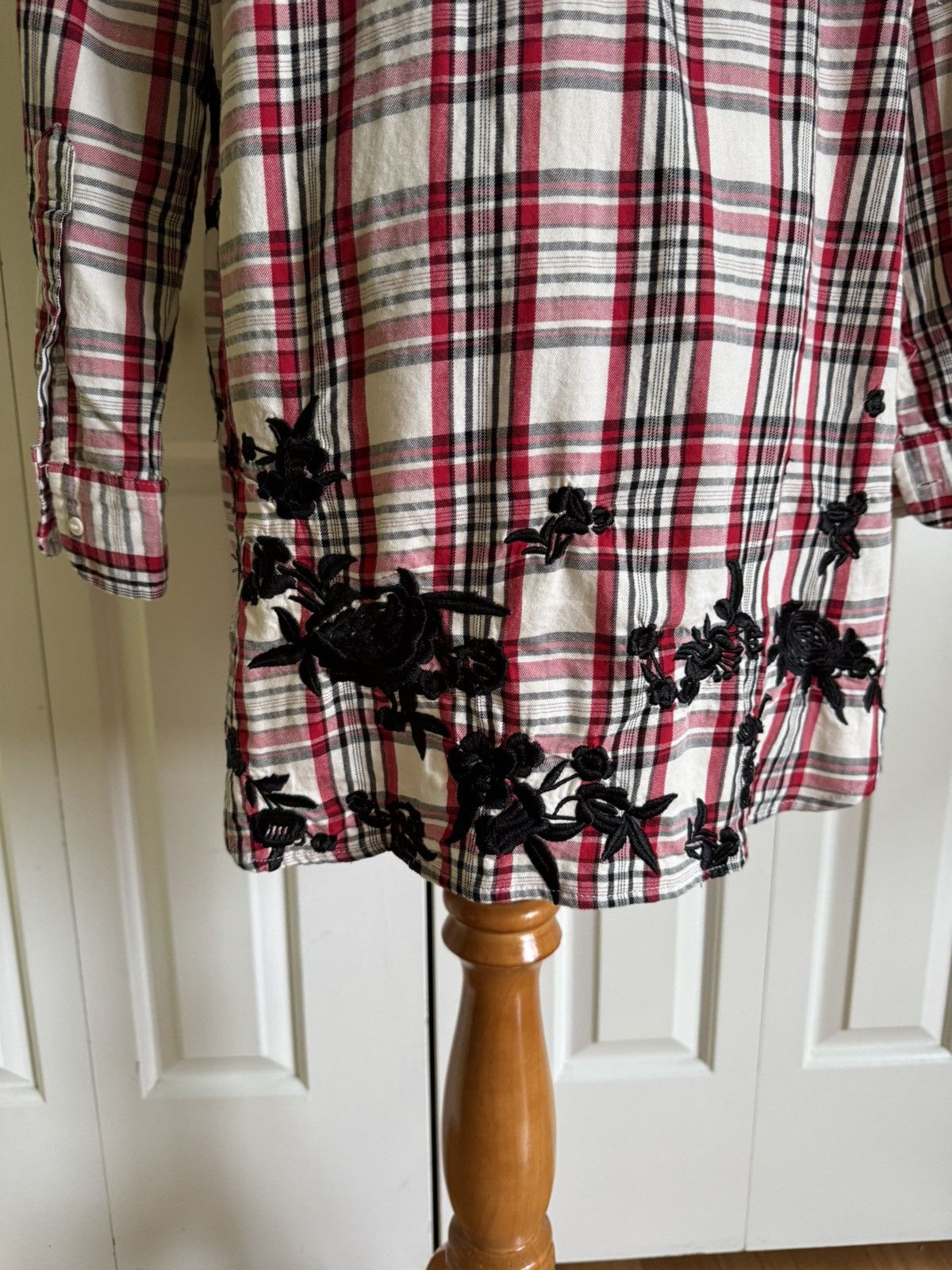 Zara ZARA Women Plaid Shirt Embroidered Flowers M Size M / US 6-8 / IT 42-44 - 5 Thumbnail