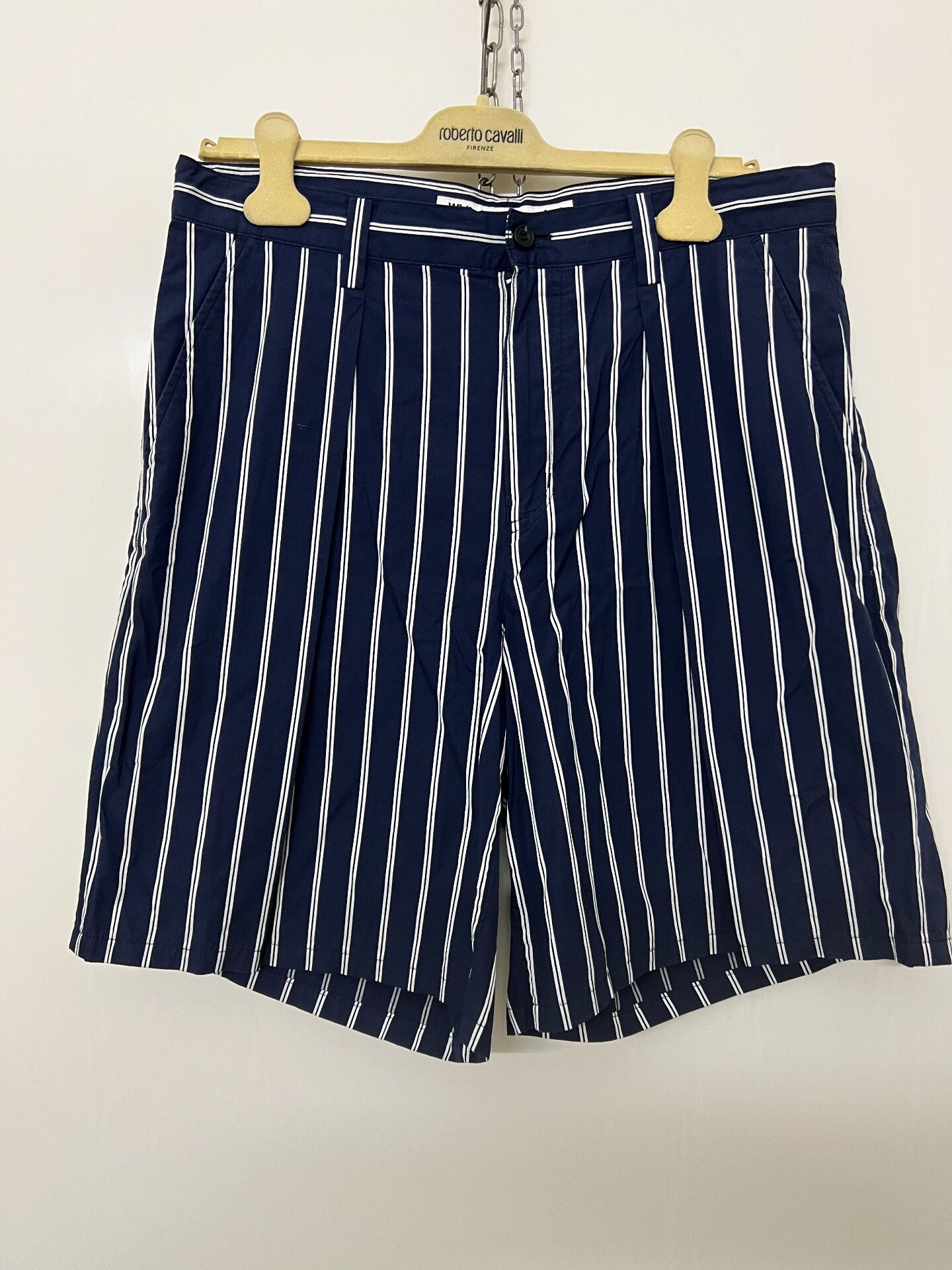 White Mountaineering White Mountaineering Men's Casual Shorts Size US 26 / EU 42 - 1 Thumbnail
