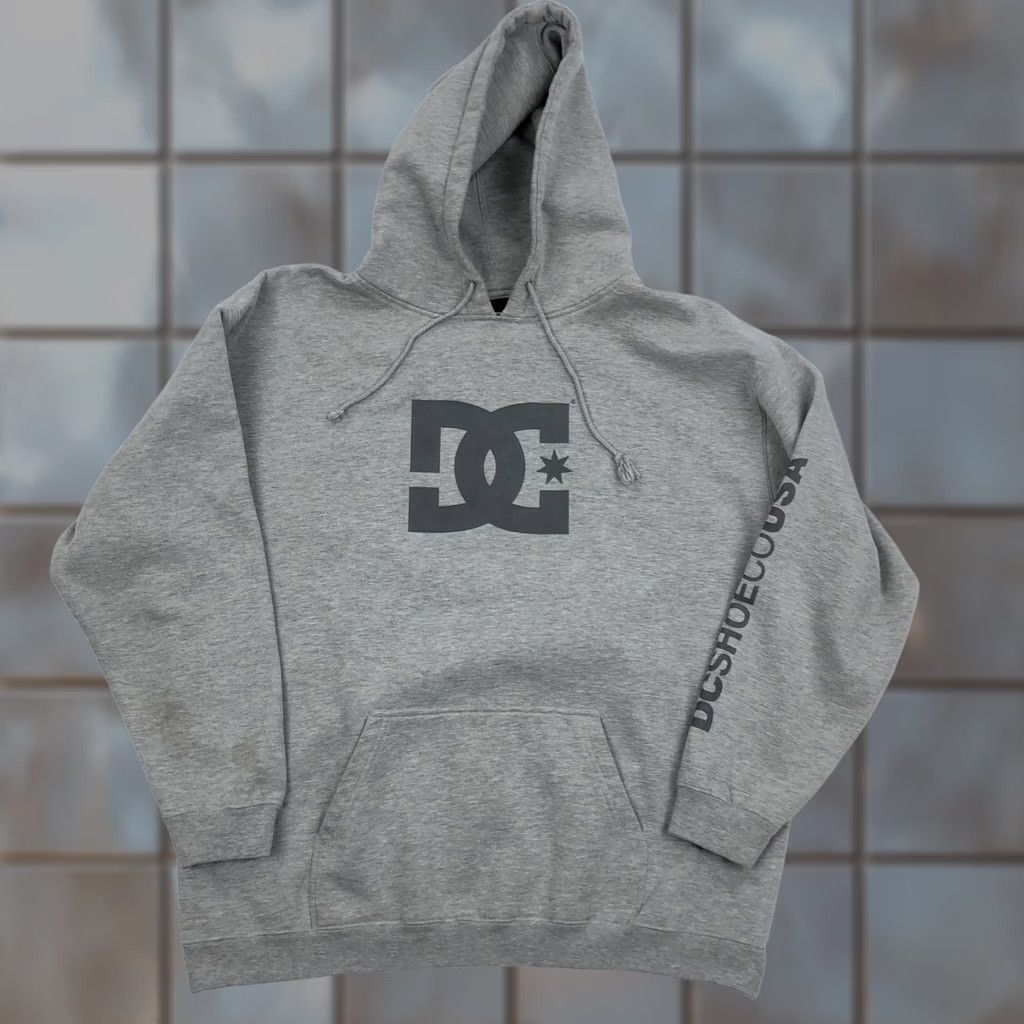 Vintage VINTAGE DC Shoes Hoodie Men XL Gray Logo Graphic Sweatshirt Skate PullOver Pullover Fleece Knit Pocket Hooded Size US XL / EU 56 / 4 - 1 Thumbnail