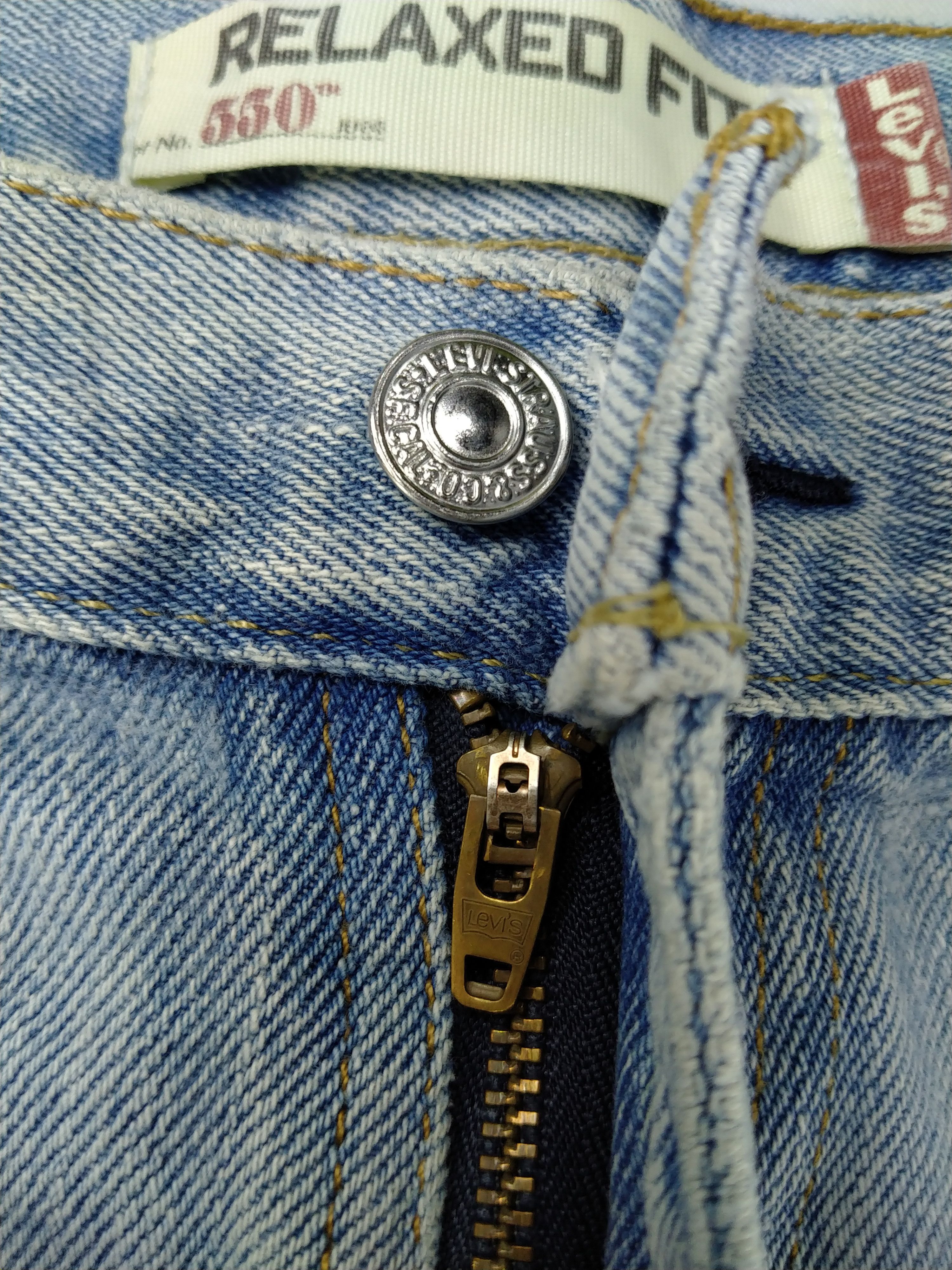 Levi's Light Wash Vintage Levi's 550 Denim 37x28.5 -JN282 Size US 37 - 8 Thumbnail