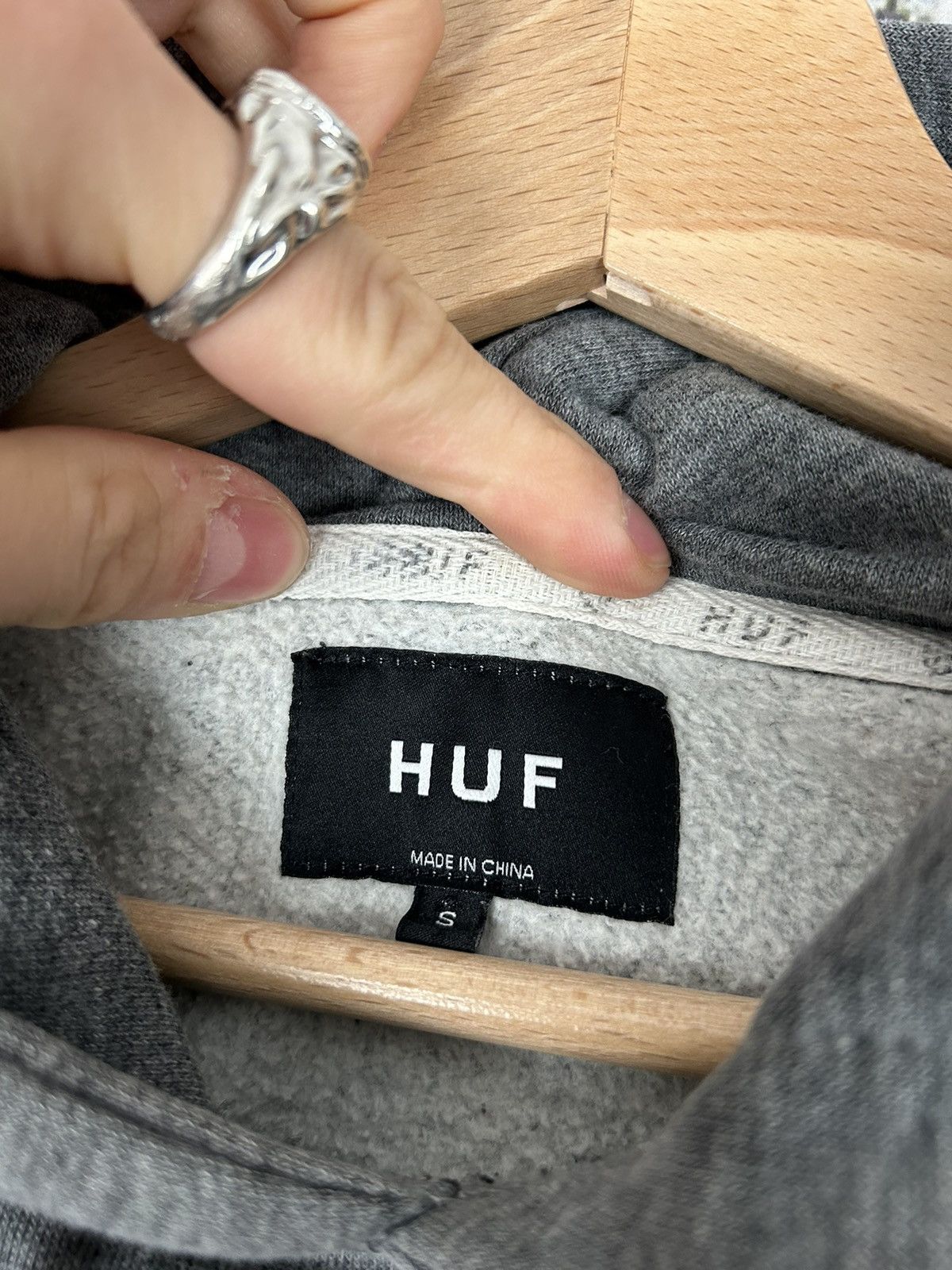 Huf Vintage HUF Skateboards Hoodie Streetwear Hype Rap Size US S / EU 44-46 / 1 - 5 Thumbnail