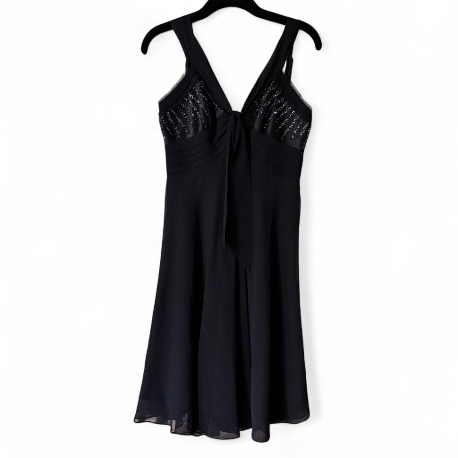 Bcbgmaxazria Vintage BCBG Maxazria Y2K Silk Beaded Little Black Dress 6 Size M / US 6-8 / IT 42-44 - 4 Thumbnail