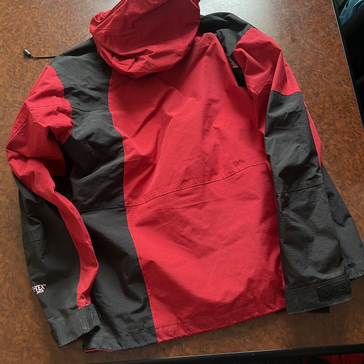 Vintage Tnf 90s the north face jacket red black summit series gorpco Size US M / EU 48-50 / 2 - 2 Thumbnail