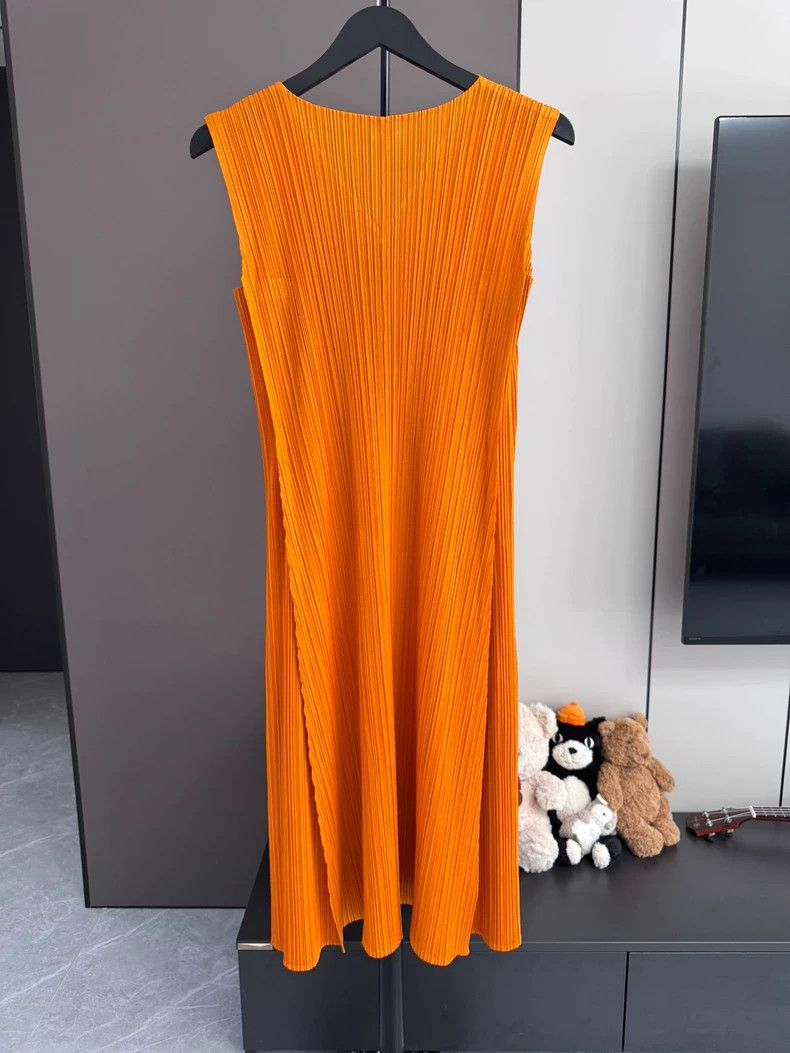Issey Miyake Issey Miyake size:2 Orange pleated dress Size S / US 4 / IT 40 - 3 Thumbnail