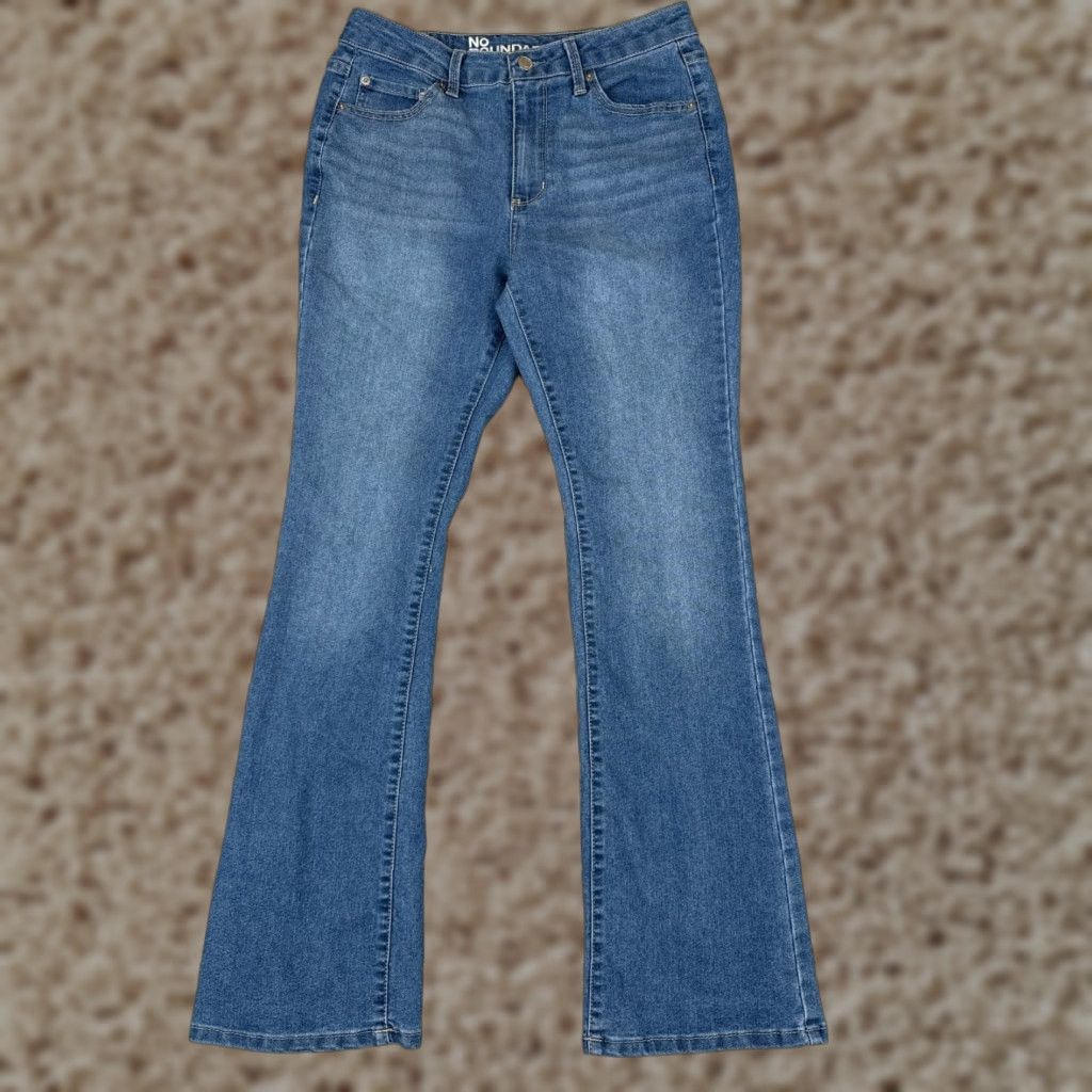 Vintage No Boundaries Jeans Women Flared Denim 30x30 Blue Mid Rise Cotton Blend Regular 5-Pocket Design Jeans Mens? Wait. Size 32" / US 10 / IT 46 - 1 Thumbnail