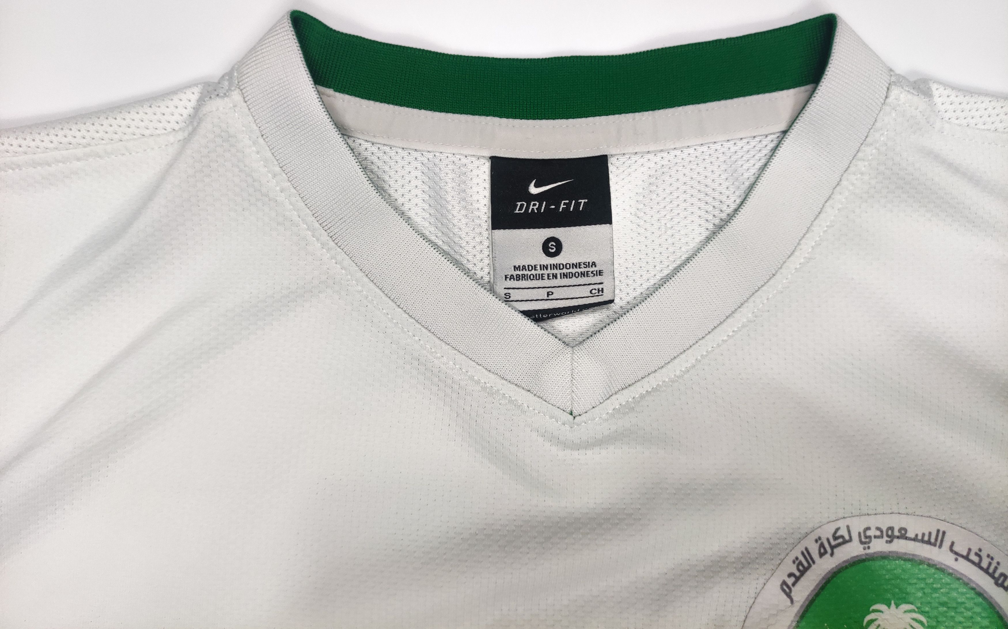 Nike Saudi Arabia 2013 Nike Home Shirt Kit Jersey Riyadh Jeddah Size US S / EU 44-46 / 1 - 3 Thumbnail