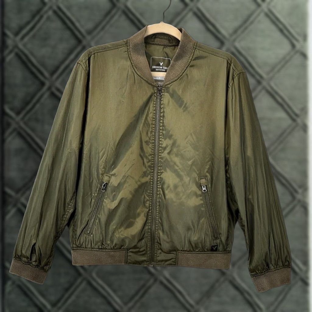 American Eagle Outfitters American Eagle Outfitters Men’s LT Olive Green Bomber Jacket Technical Outerwear Size US L / EU 52-54 / 3 - 1 Thumbnail