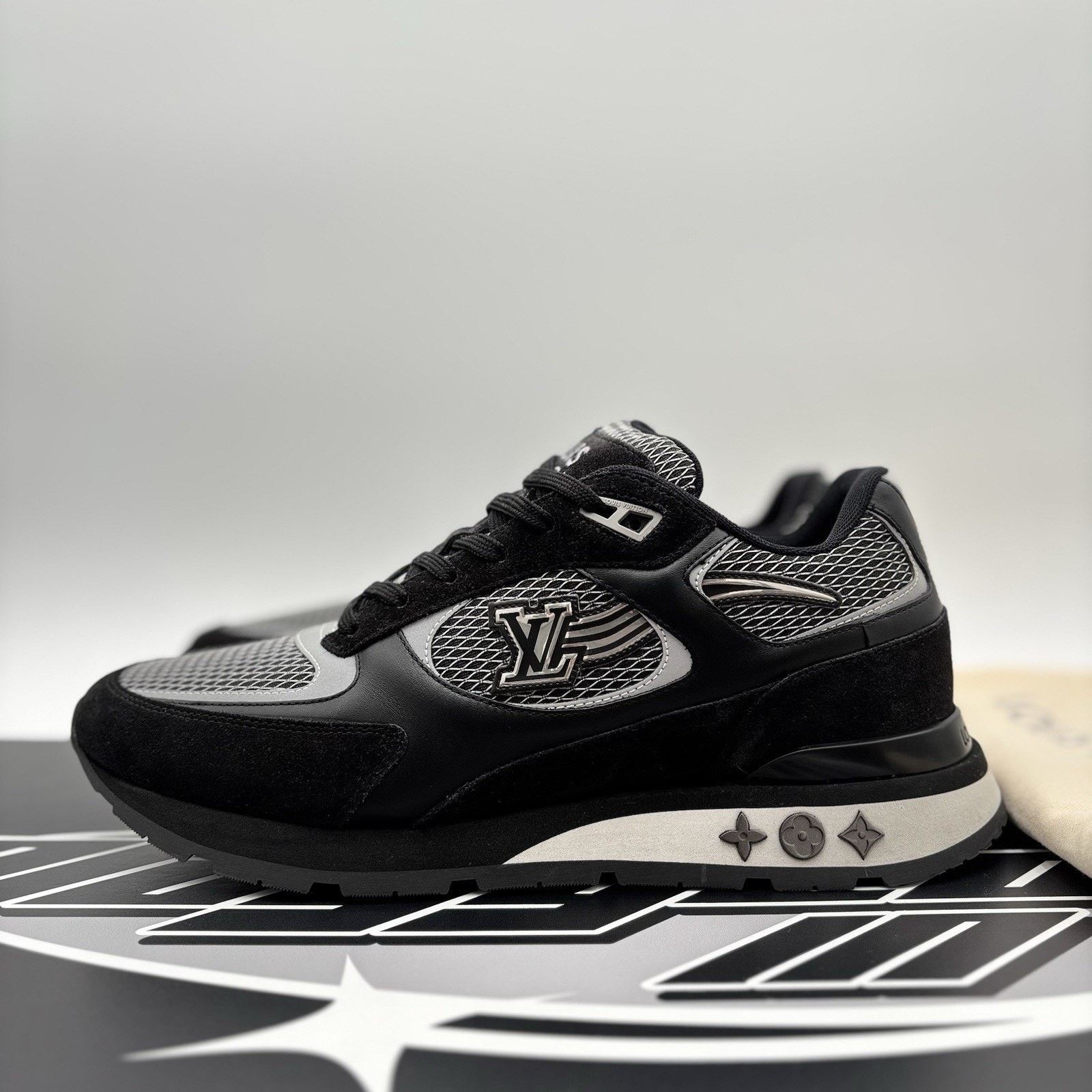 Louis Vuitton (9-9.5 US) Louis Vuitton Run Away Low ' Black ' | EXCELLENT! Size US 9.5 / EU 42-43 - 1 Thumbnail